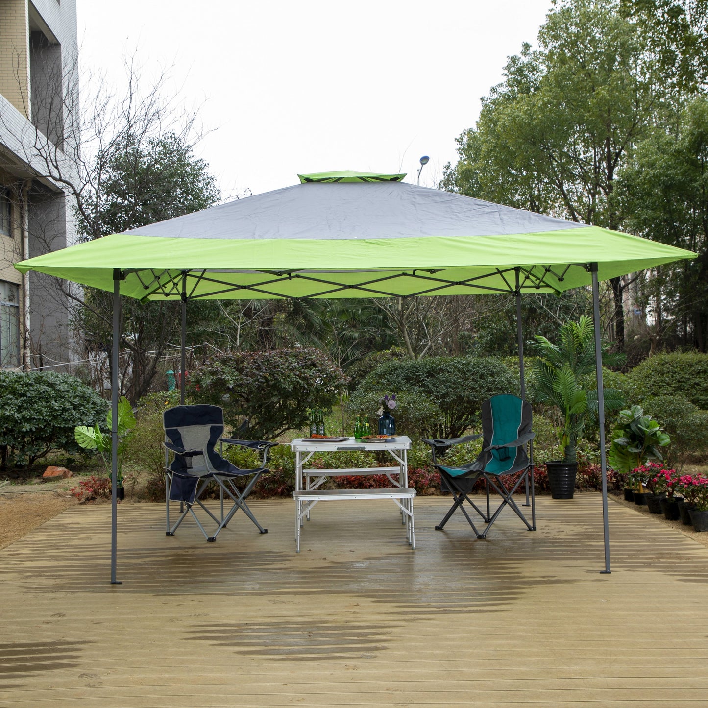 Caravane de jardin gonflable renforcée de 3,96 m x 3,96 m (13' x 13'), avec élégant rideau d'angle - 13x13ft