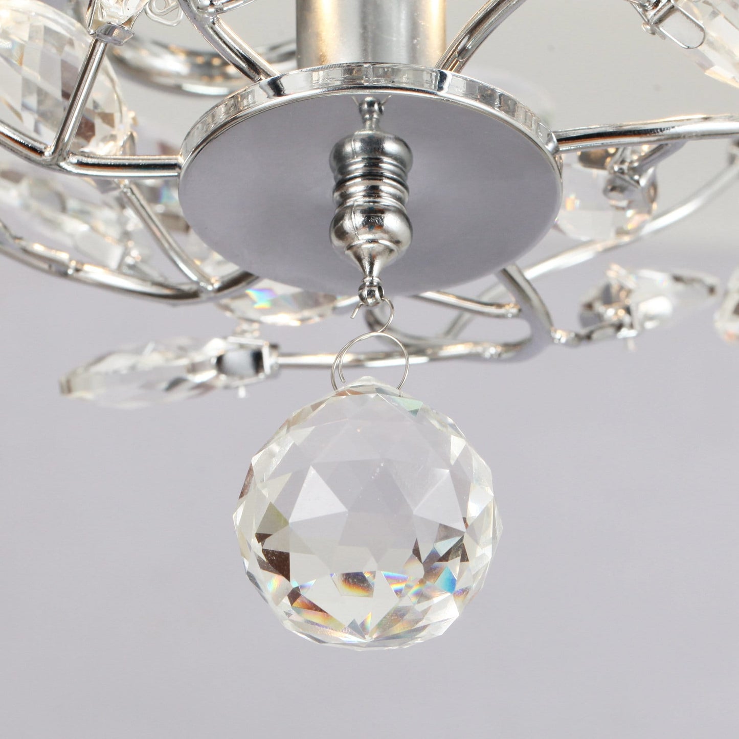 Ventilateur de plafond moderne à 5 pales réversibles de 48 pouces, avec fixation au plafond, en cristal et télécommande.