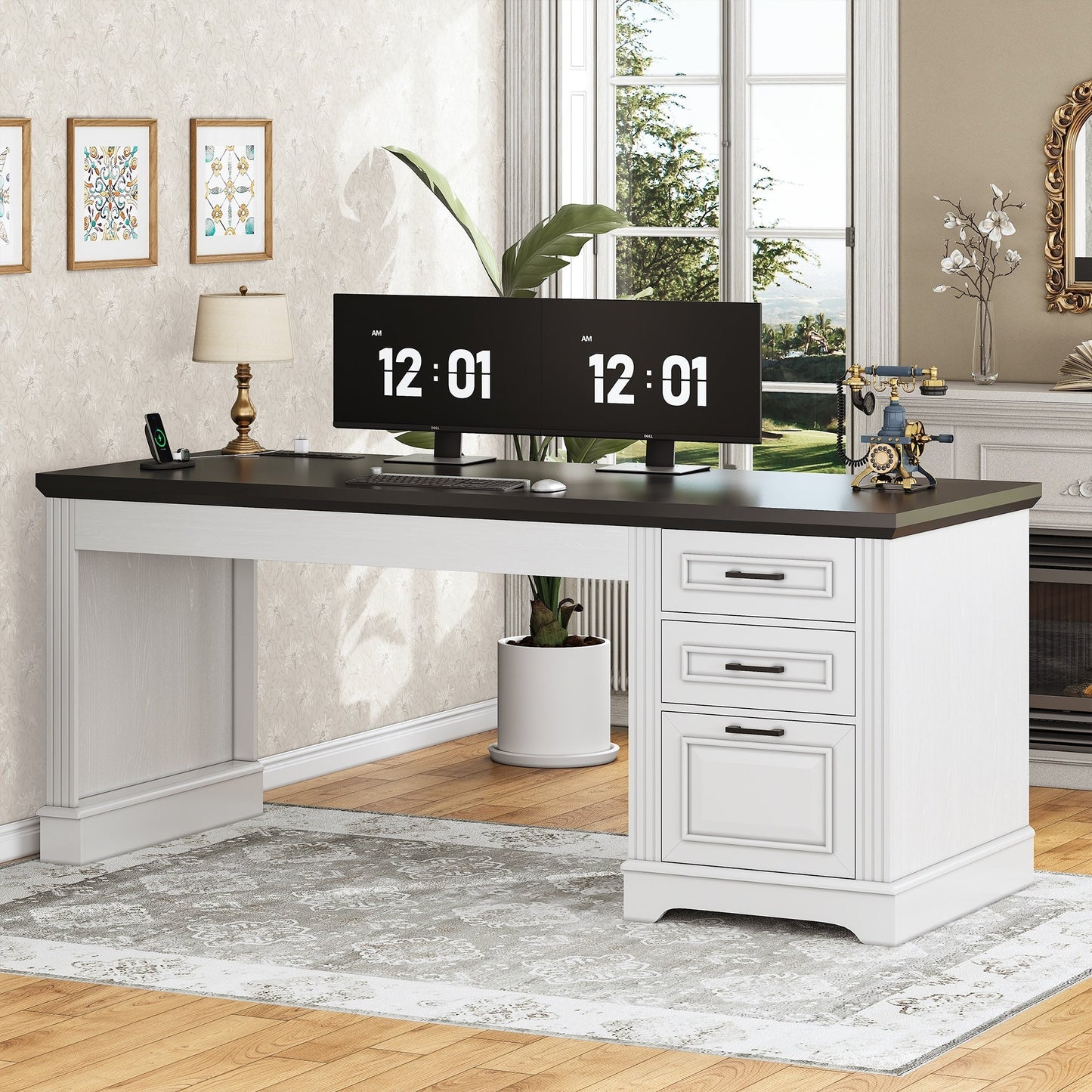 Bureau de direction style farmhouse, bureau de travail à domicile, avec tiroir à dossiers, support pour écran et prise de courant.