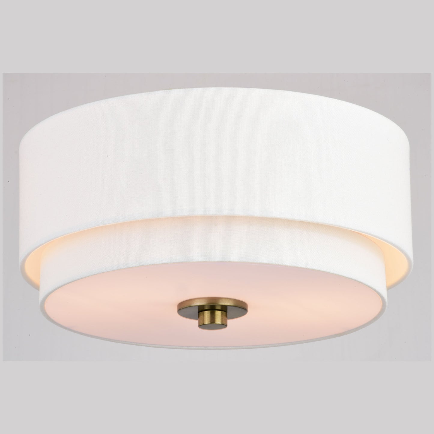 Luminaire à suspension à montage au plafond de style moderne du milieu du siècle de Burnaby avec abat-jour blanc en lin.