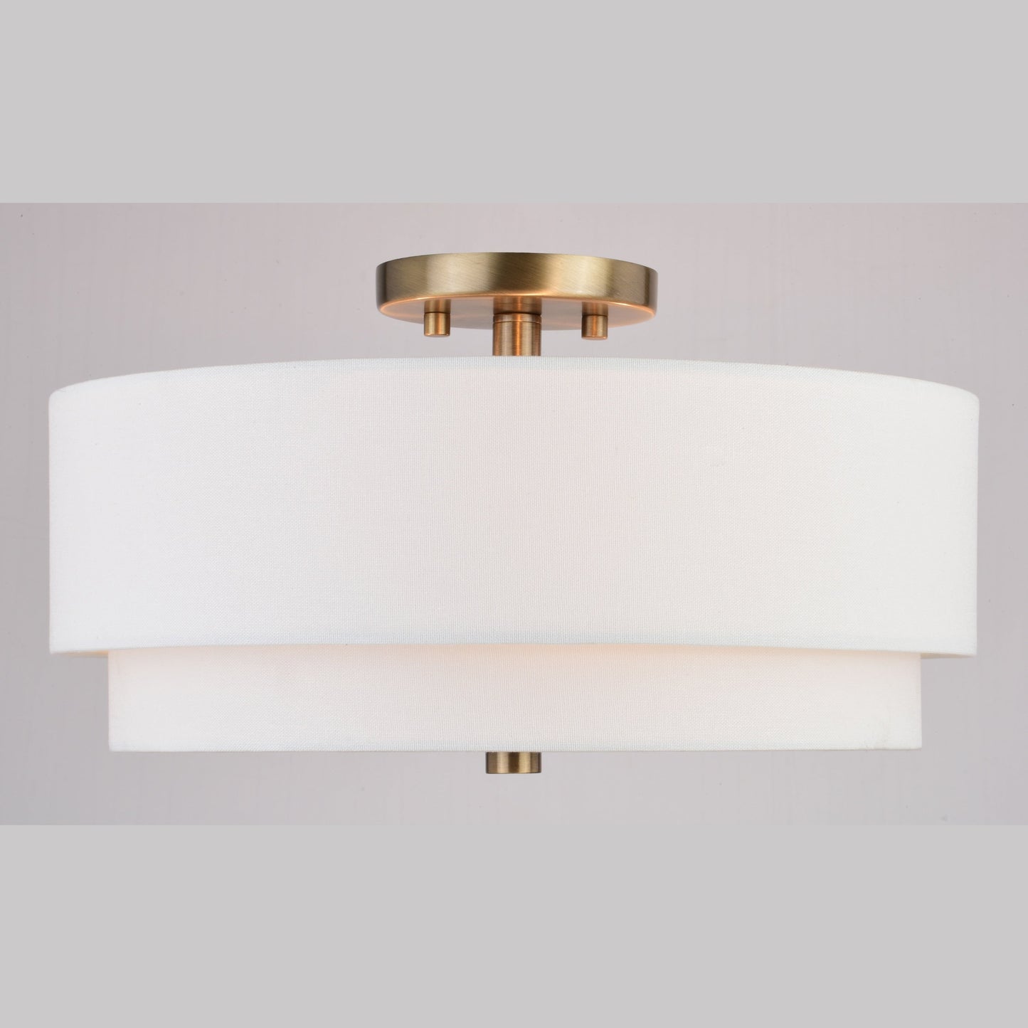 Luminaire à suspension à montage au plafond de style moderne du milieu du siècle de Burnaby avec abat-jour blanc en lin.