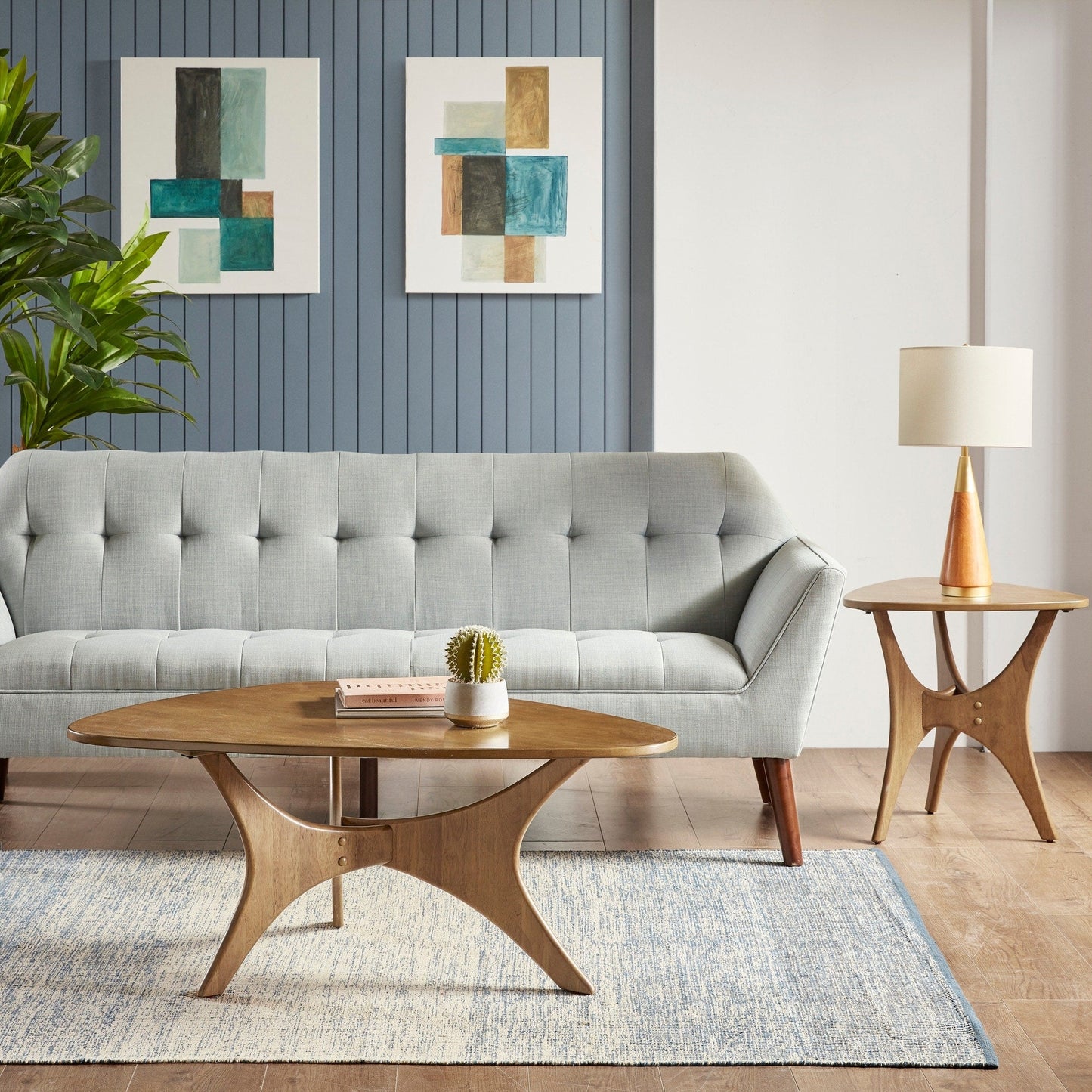 Table basse en bois triangulaire Blaze d'INK IVY