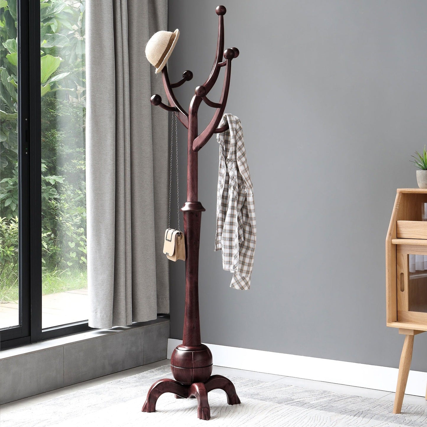 Porte-manteau sur pied en bois de caoutchouc en forme de branche d'arbre avec 8 crochets - 62,2 cm (l) x 179,5 cm (h)
