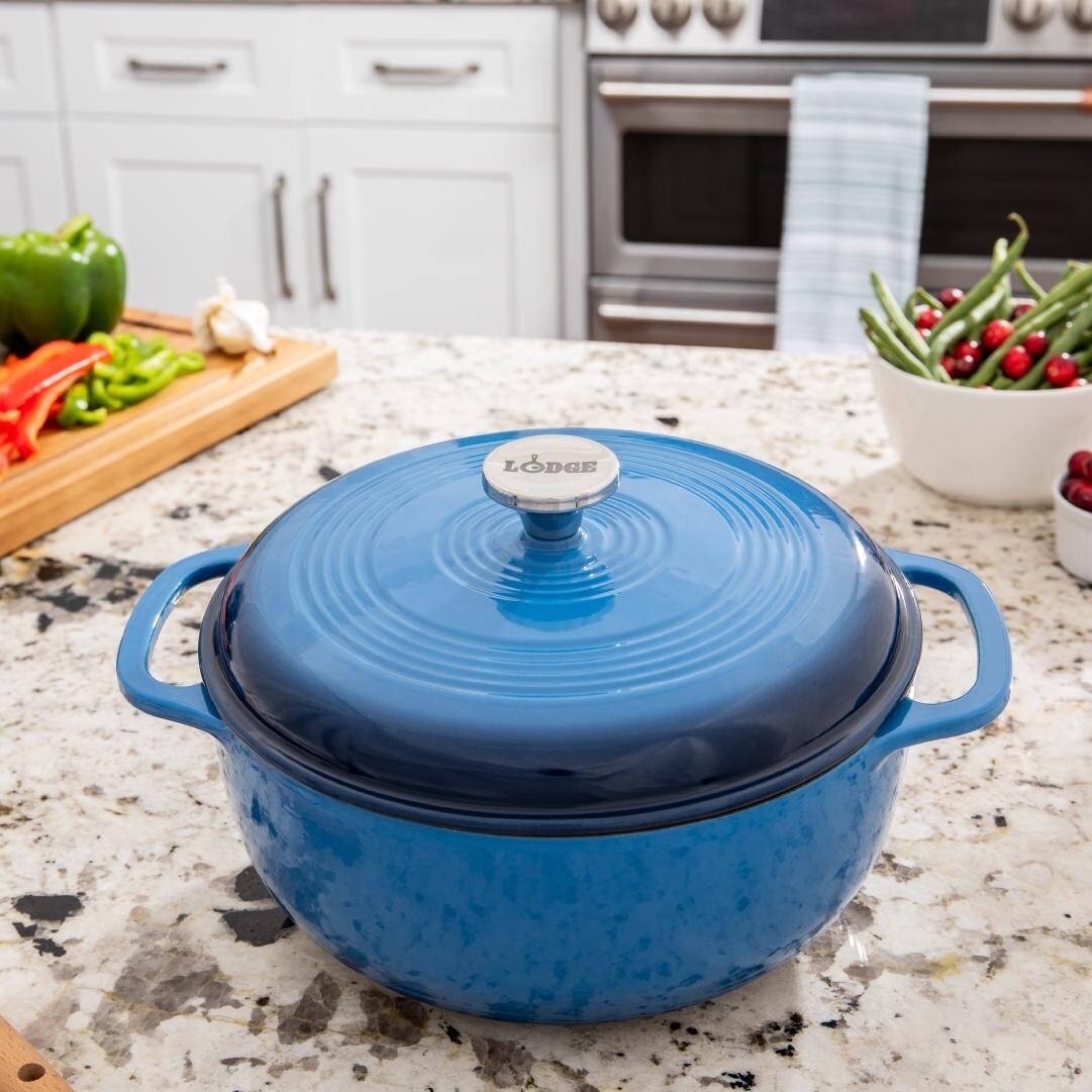 Poule à ragoût en fonte émaillée Lodge, 6 quarts, bleu, modèle Essential