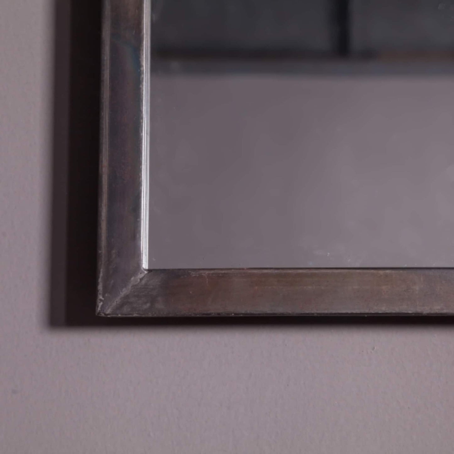 Miroir mural décoratif à cadre métallique brun rustique imitant un vitrail - 95,9 cm (H) x 60,5 cm (L) x 2,5 cm (P)