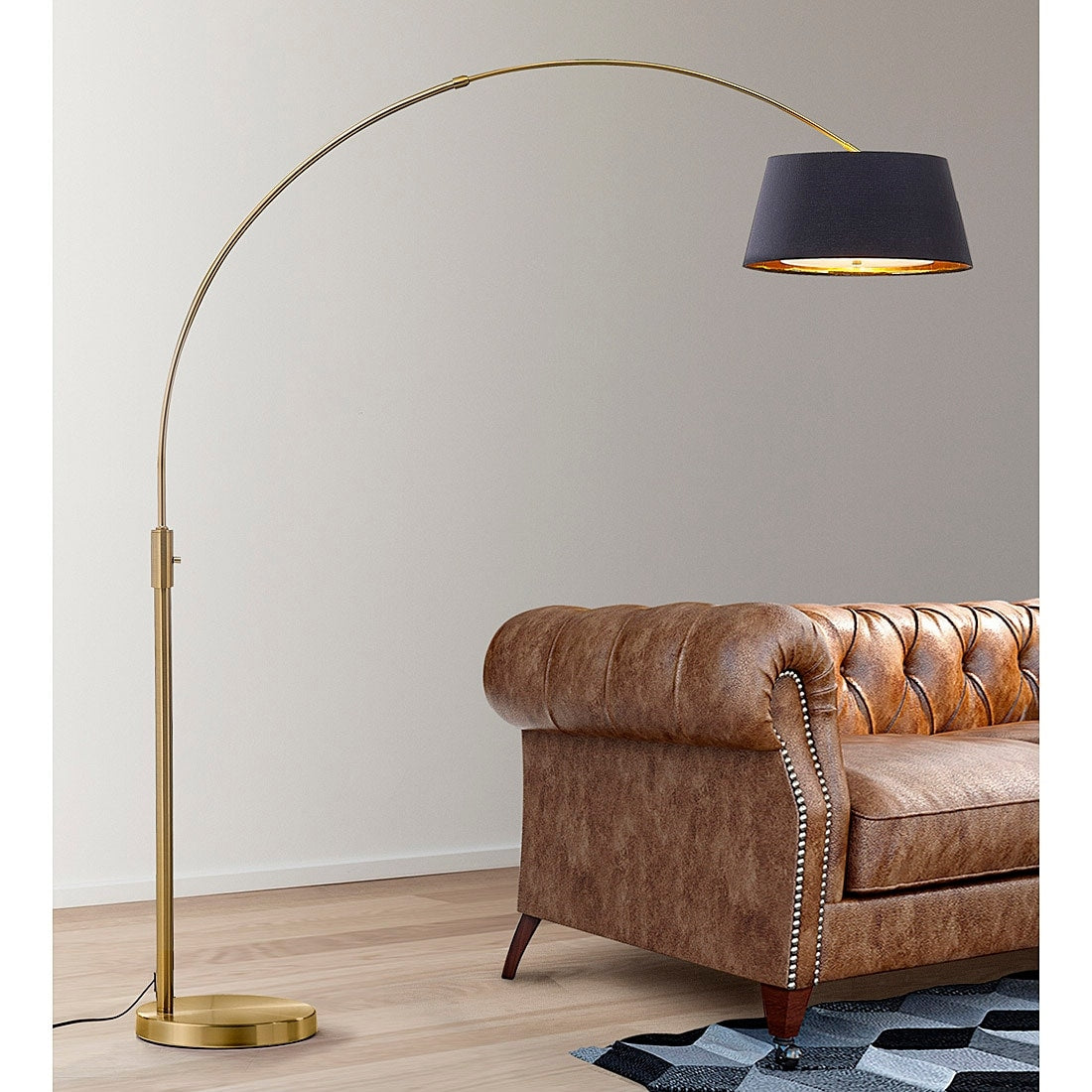 Lampe de sol à arche rétractable Orbita 81H à LED, intensité variable, ampoule incluse, finition laiton antique.
