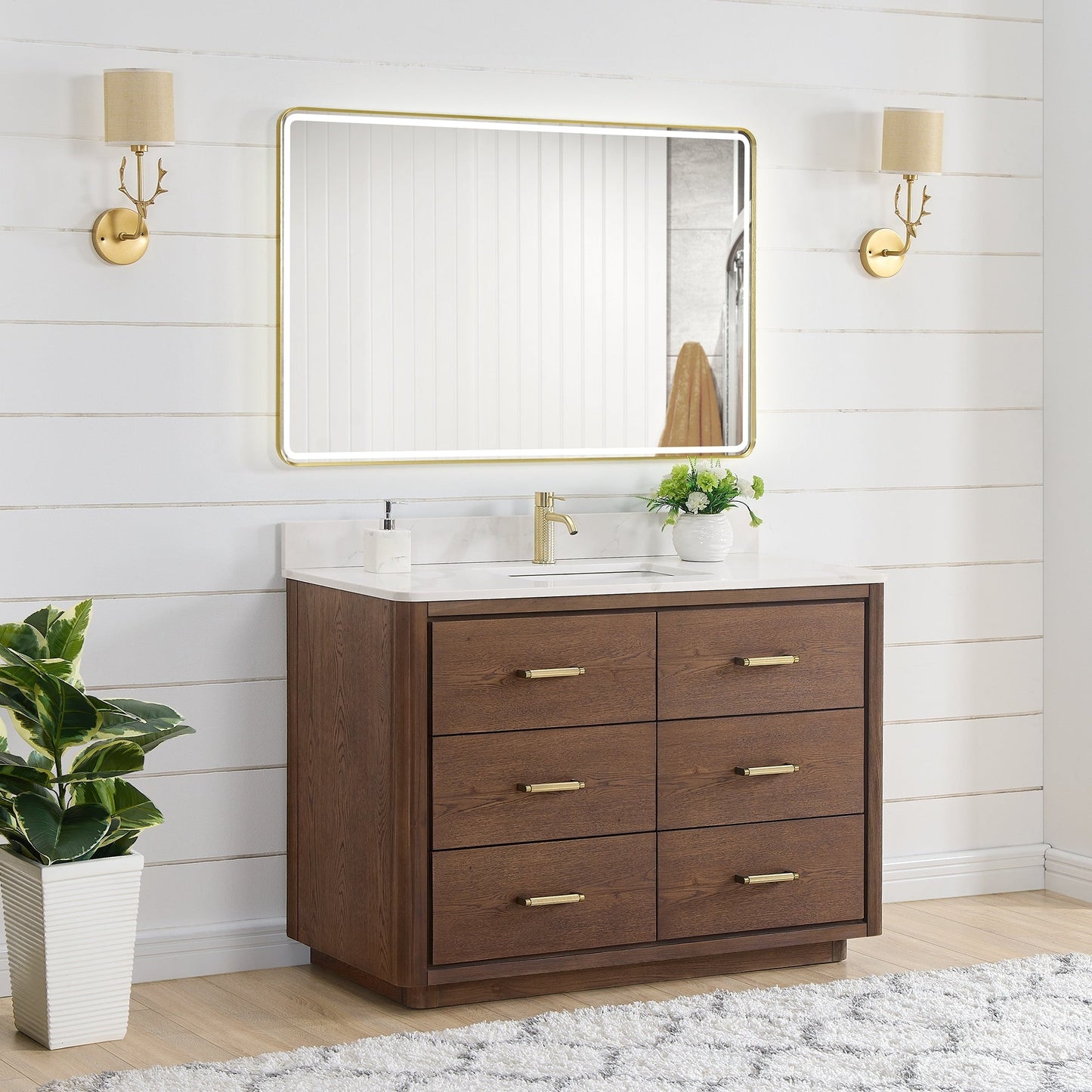 Meuble-lavabo Porto avec plan de toilette en pierre de quartz blanche, sans miroir.