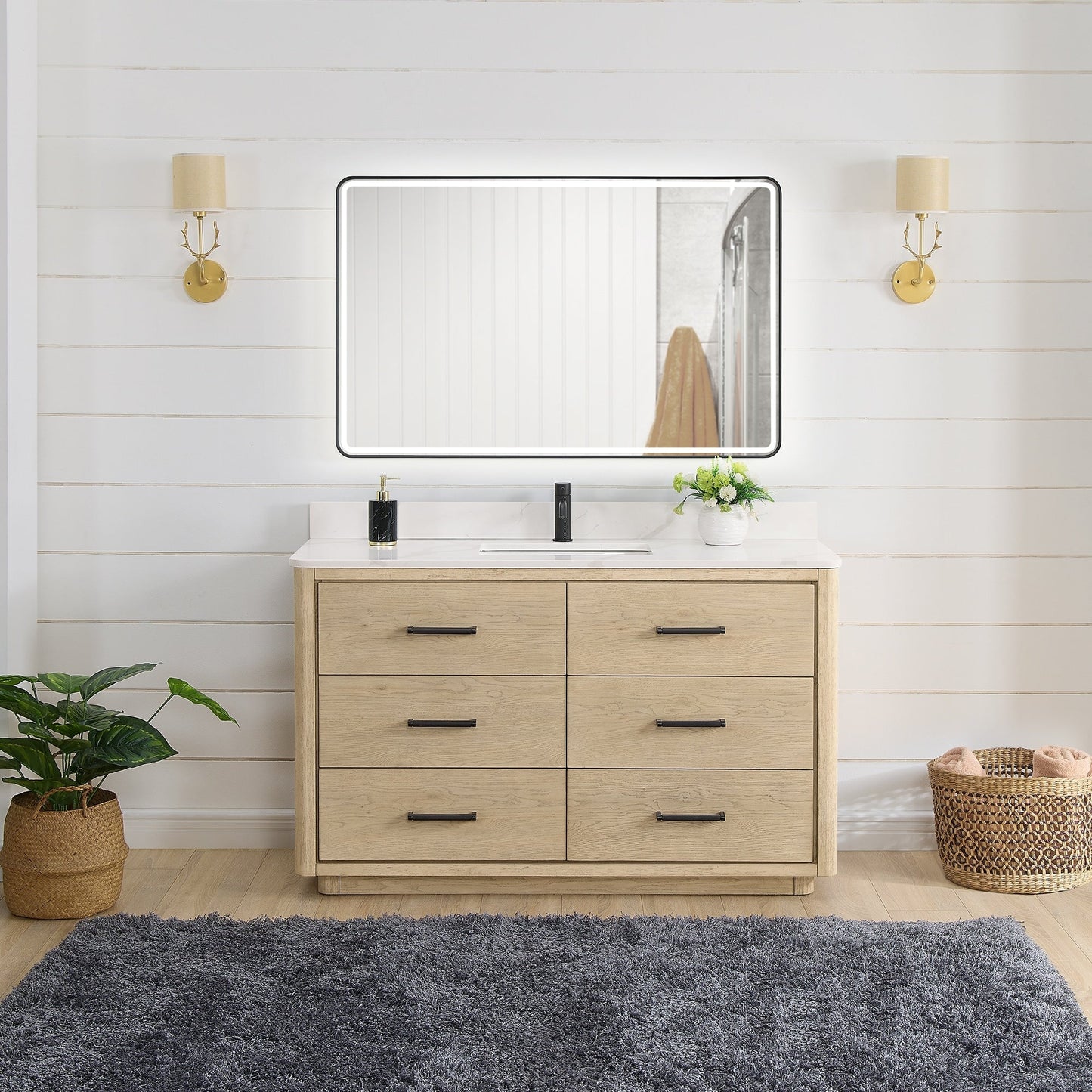 Meuble-lavabo Porto avec plan de toilette en pierre de quartz blanche, sans miroir.