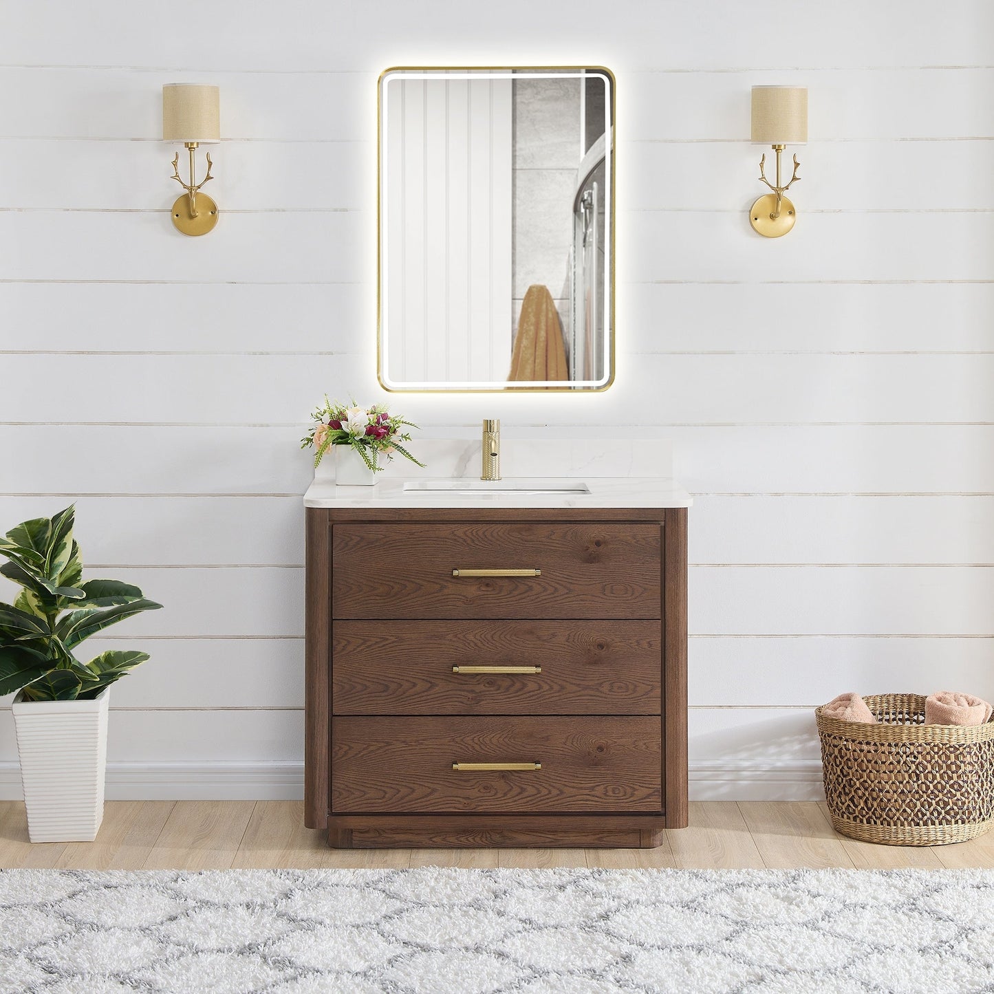 Meuble-lavabo Porto avec plan de toilette en pierre de quartz blanche, sans miroir.