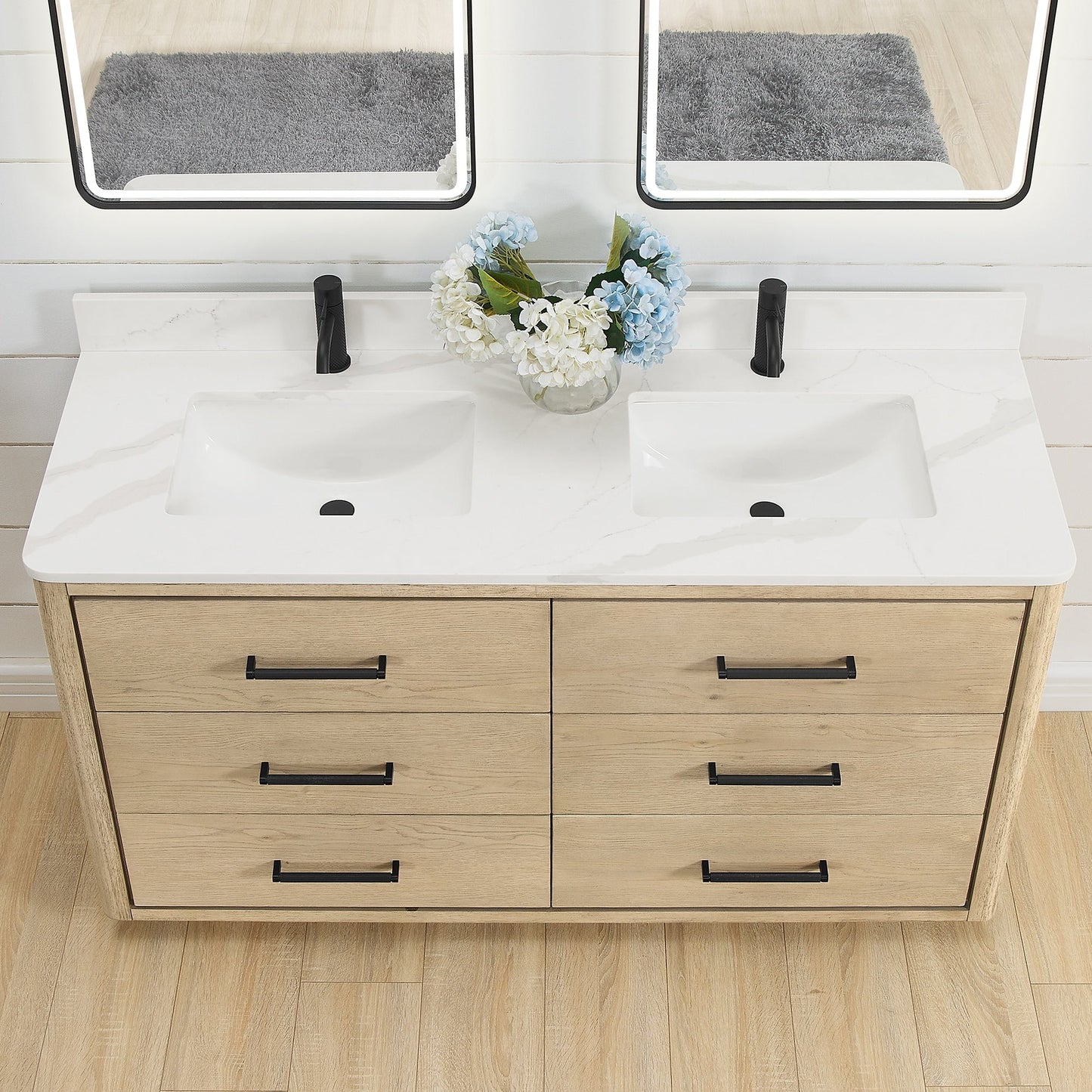 Meuble-lavabo Porto avec plan de toilette en pierre de quartz blanche, sans miroir.