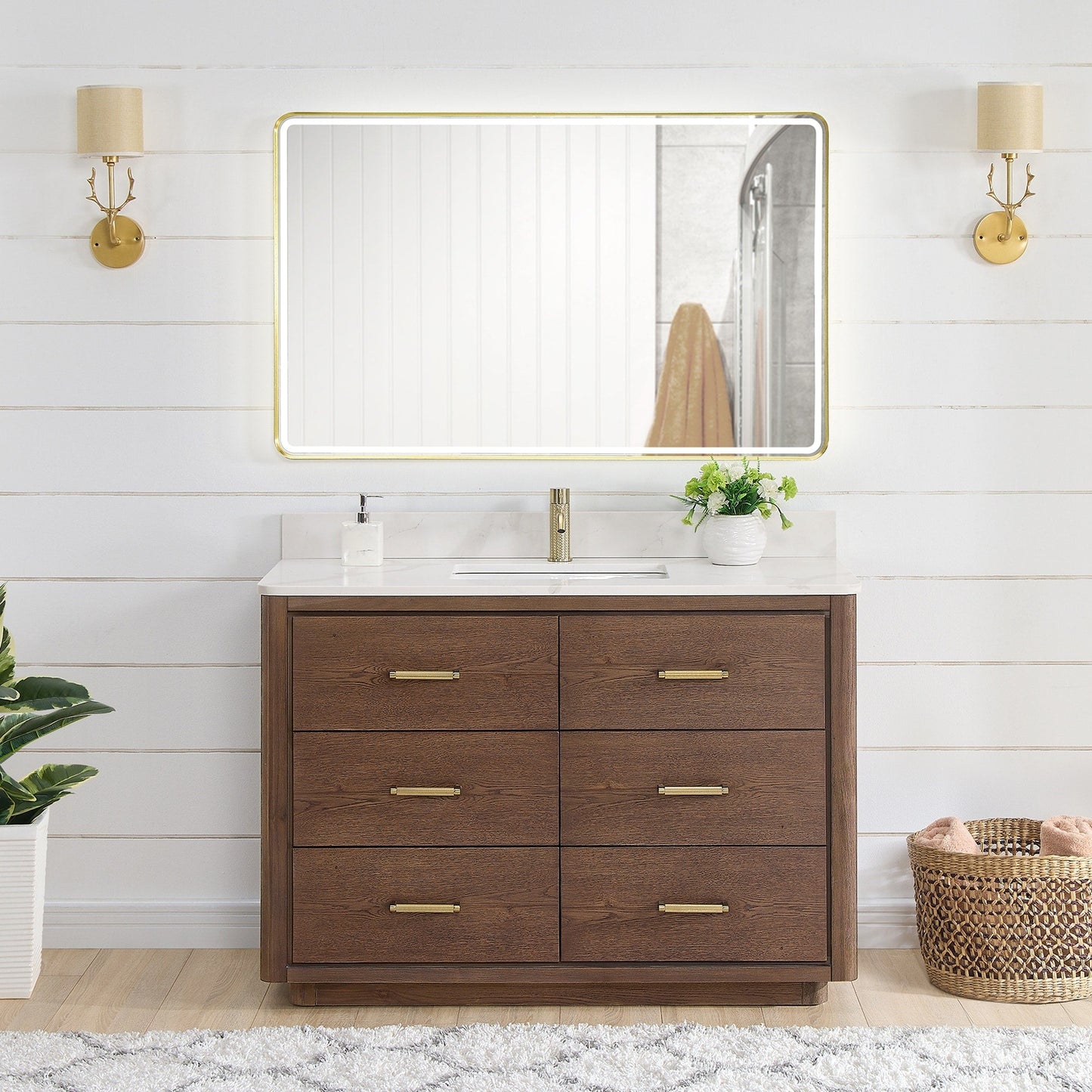 Meuble-lavabo Porto avec plan de toilette en pierre de quartz blanche, sans miroir.
