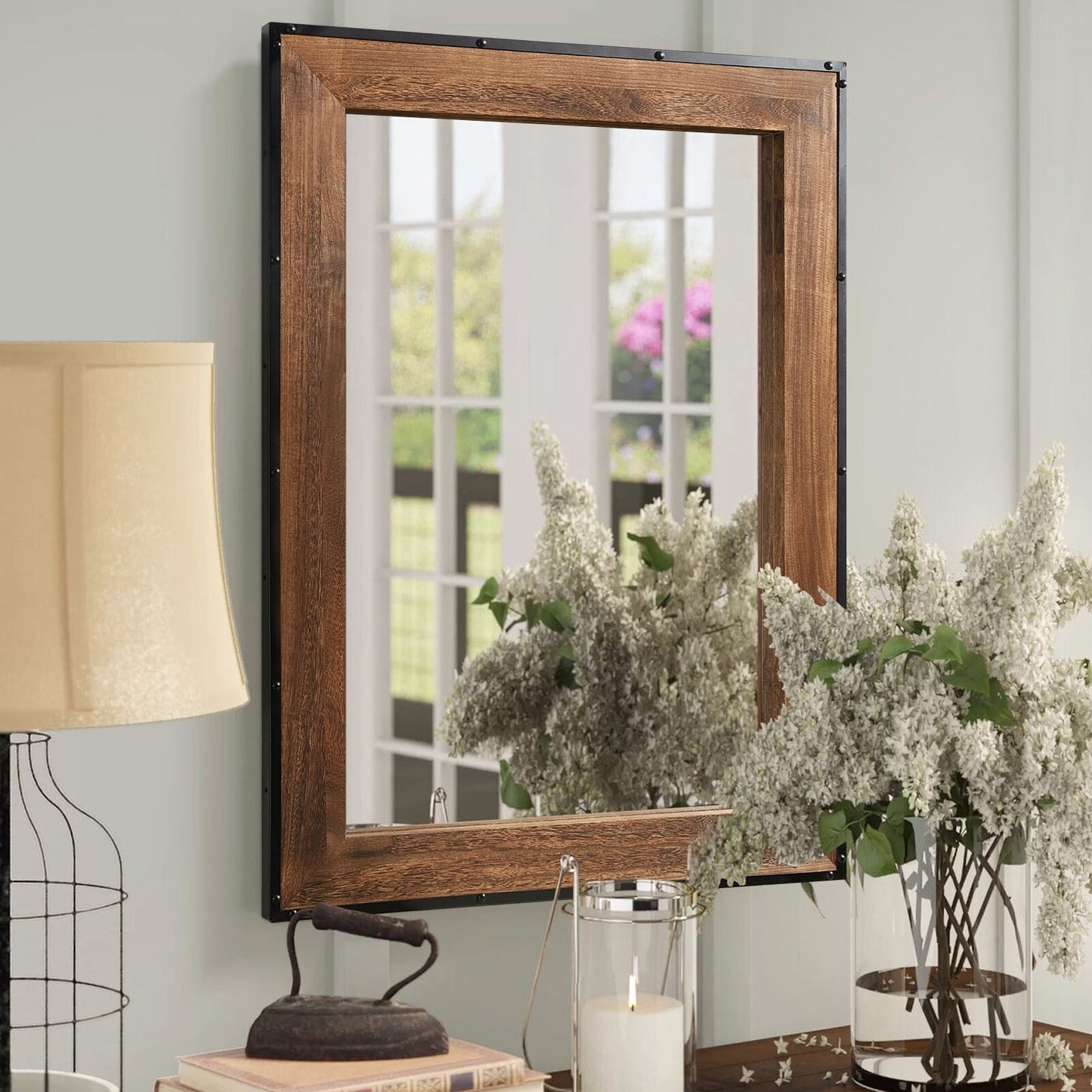 Grand miroir de salle de bain mural avec cadre en bois et fer naturel de style rustique