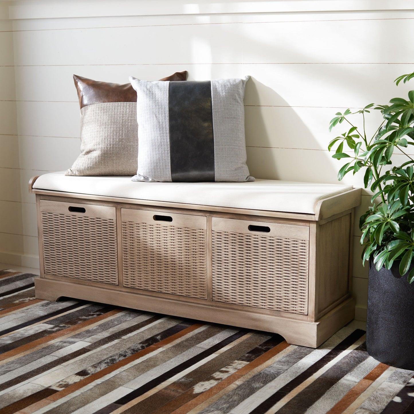 Banc de rangement avec 3 tiroirs et coussin SAFAVIEH Fiorello - 120,2 L x 38,1 l x 48,3 H - 120x38x48cm