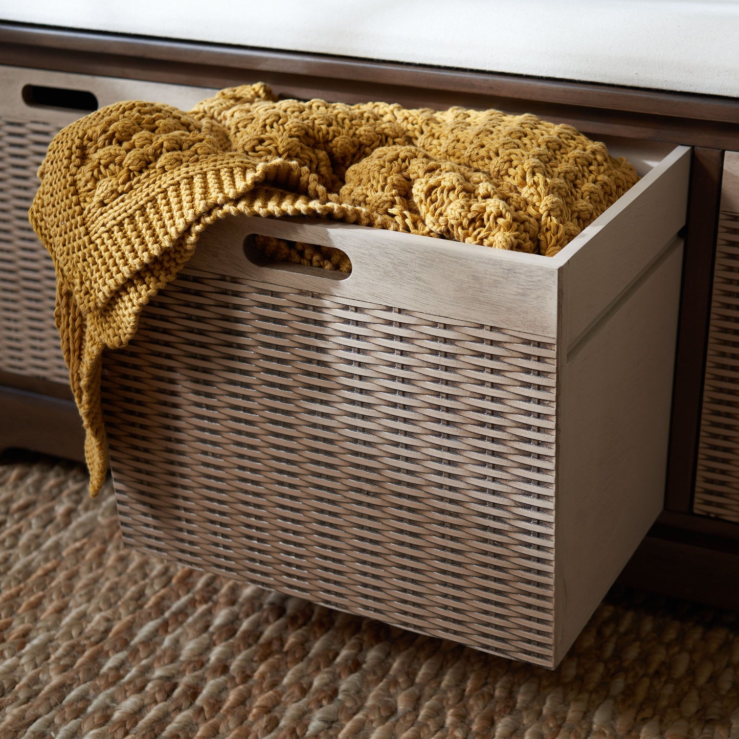 Banc de rangement avec 3 tiroirs et coussin SAFAVIEH Fiorello - 120,2 L x 38,1 l x 48,3 H - 120x38x48cm