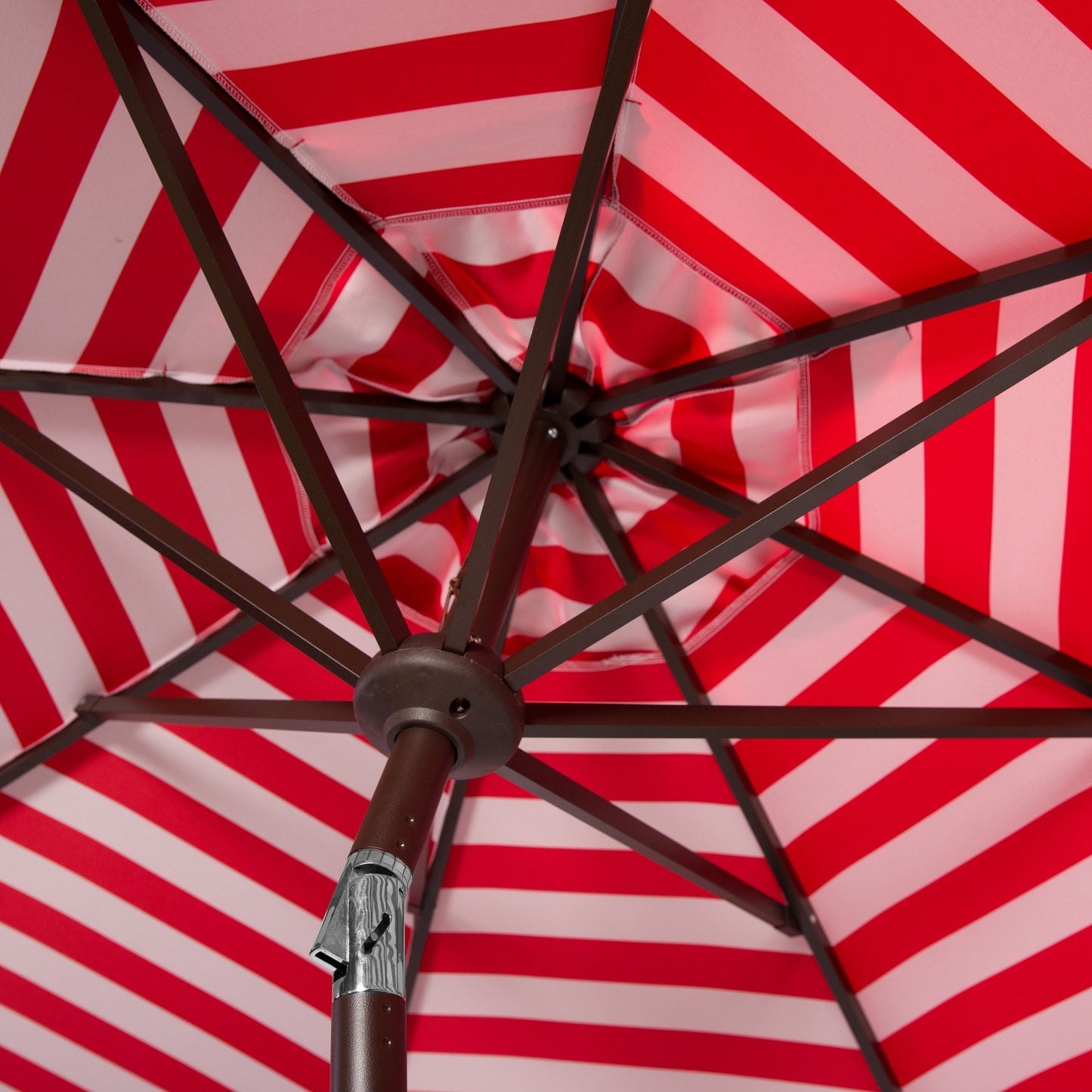 Parasol d'extérieur à manivelle SAFAVIEH Hadire Inside Out à rayures, 9 pieds