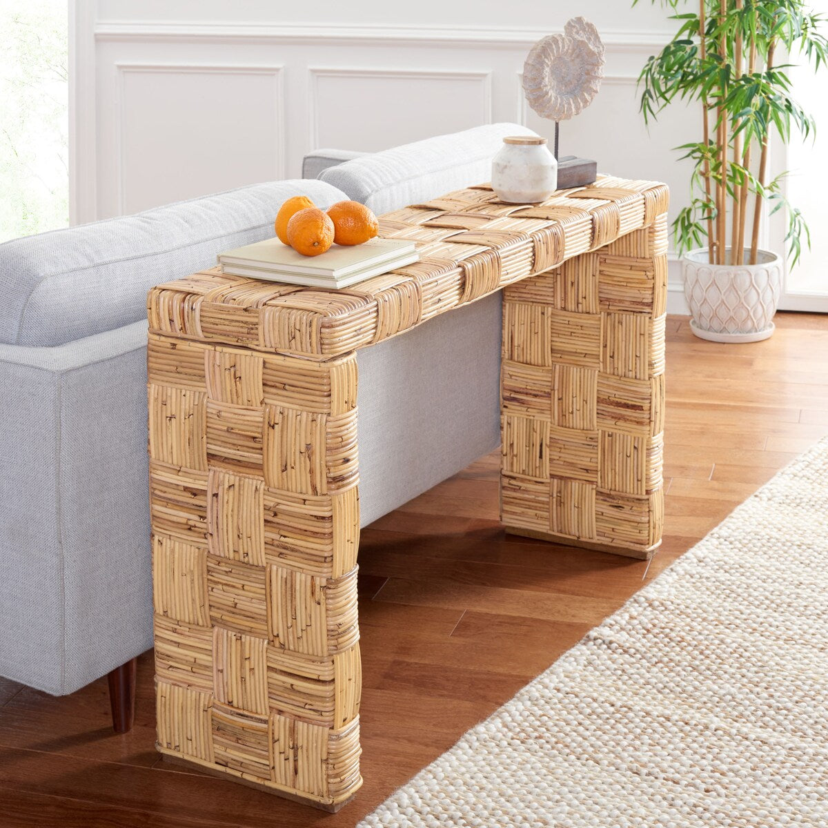 Table console en rotin SAFAVIEH Mindel - 51L x 14P x 32H (dimensions en pouces)