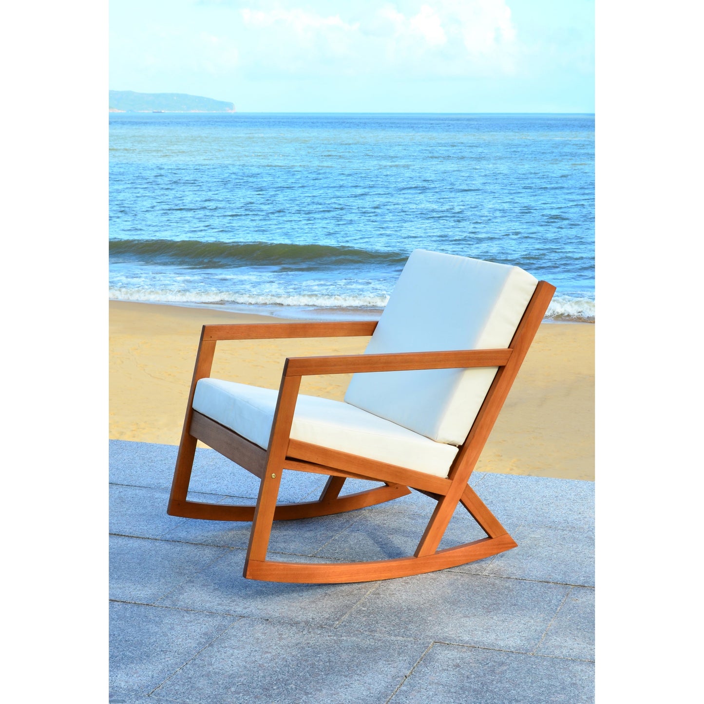 Chaise à bascule d'extérieur Makaila de SAFAVIEH avec coussin - 66L x 79P x 97H (cm)