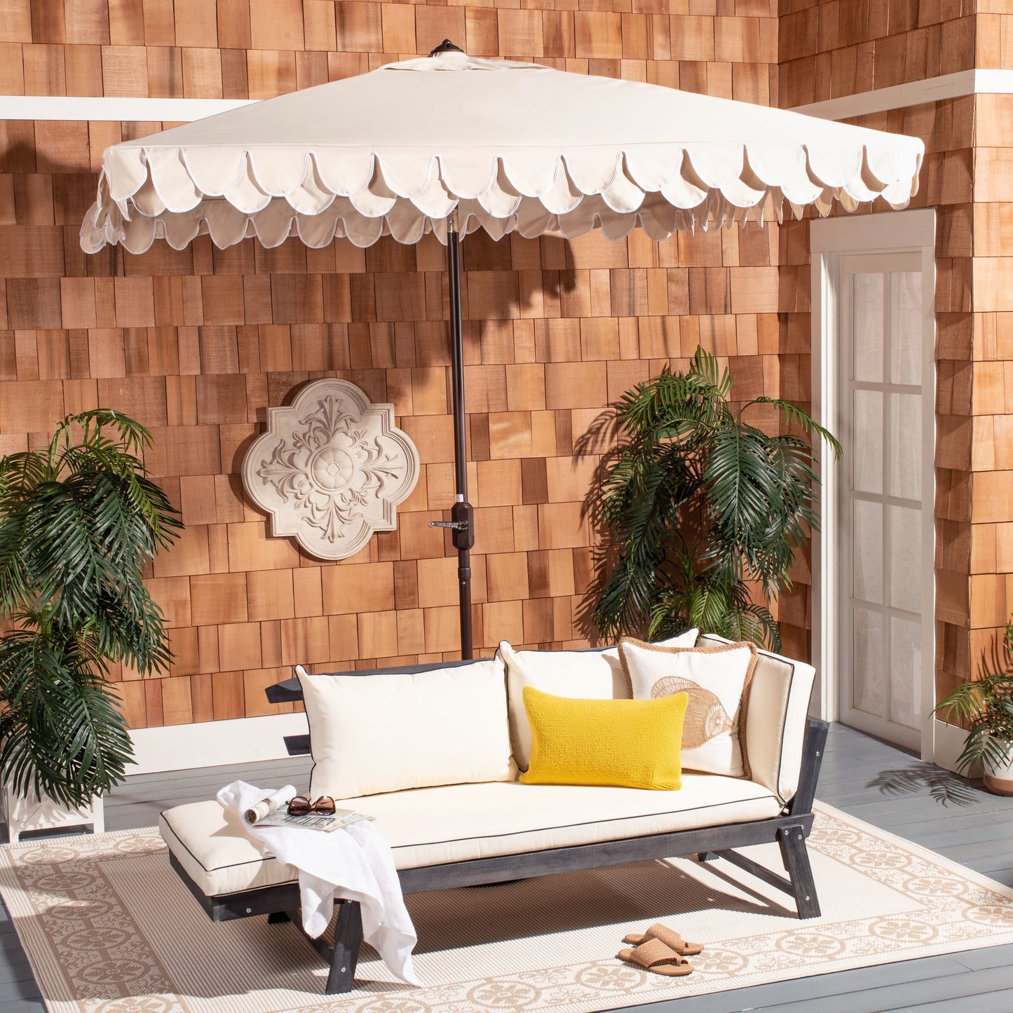 Parasol carré de 7,5 pieds pour extérieur, modèle Naima Valance de SAFAVIEH