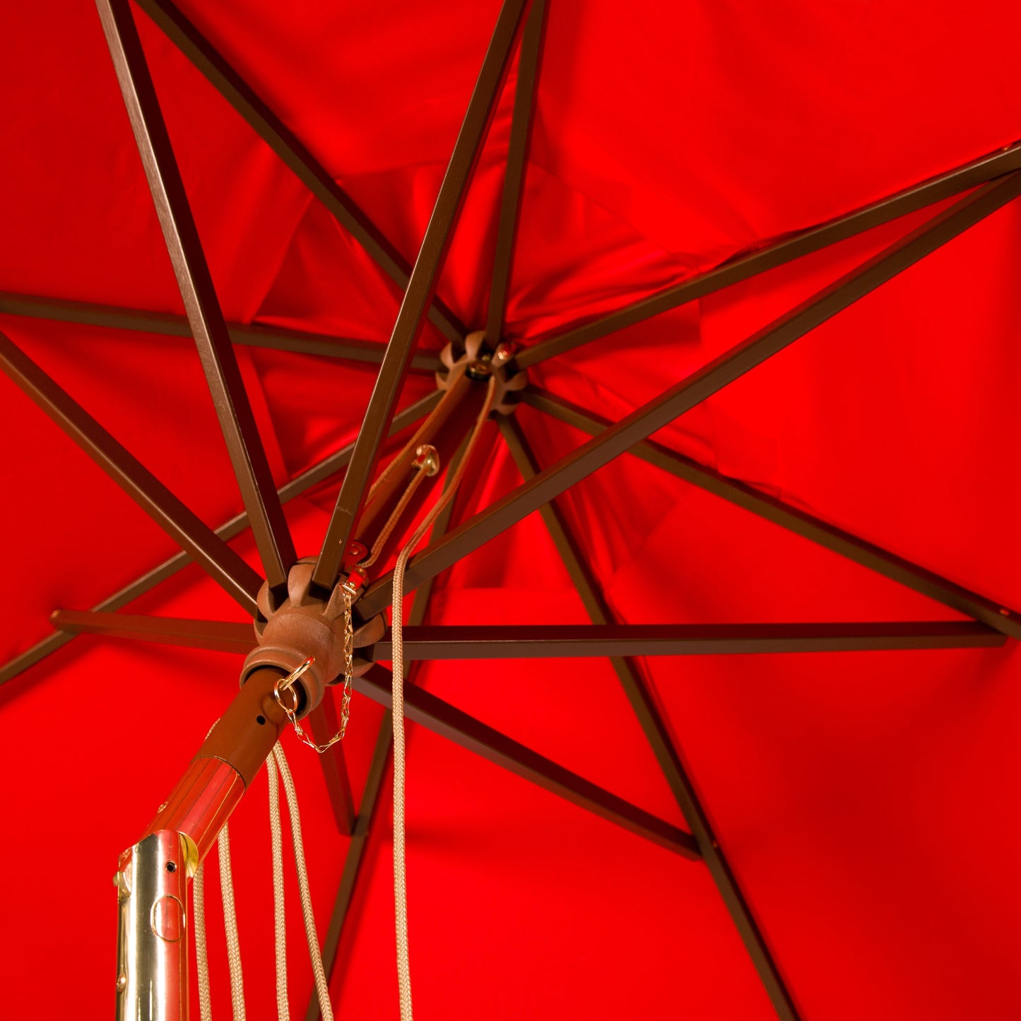 Parasol d'extérieur en bois Zlatana de 2,7 m (9 pieds) de SAFAVIEH