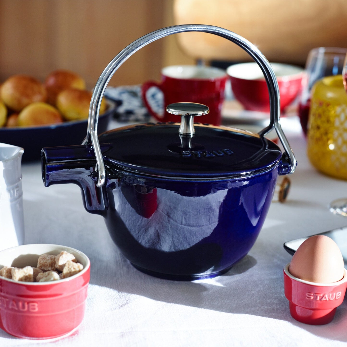 Bouilloire à thé ronde en fonte STAUB, 1 quart