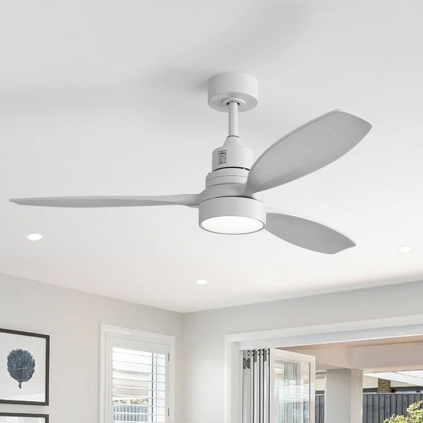 Ventilateur de plafond intérieur en bois Sofucor 52 avec télécommande, éclairage intégré en option.