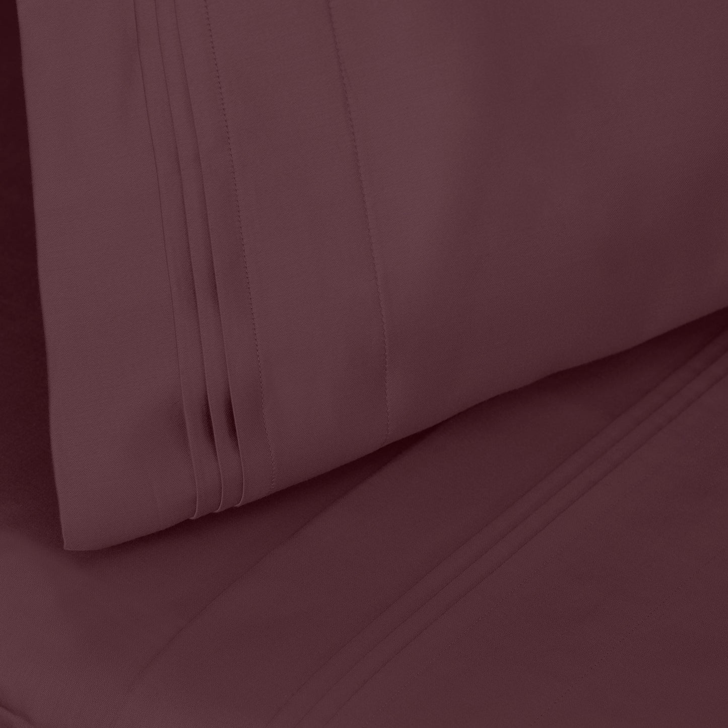 Jeu de draps uni en coton égyptien supérieur, 1000 fils, avec poche profonde.