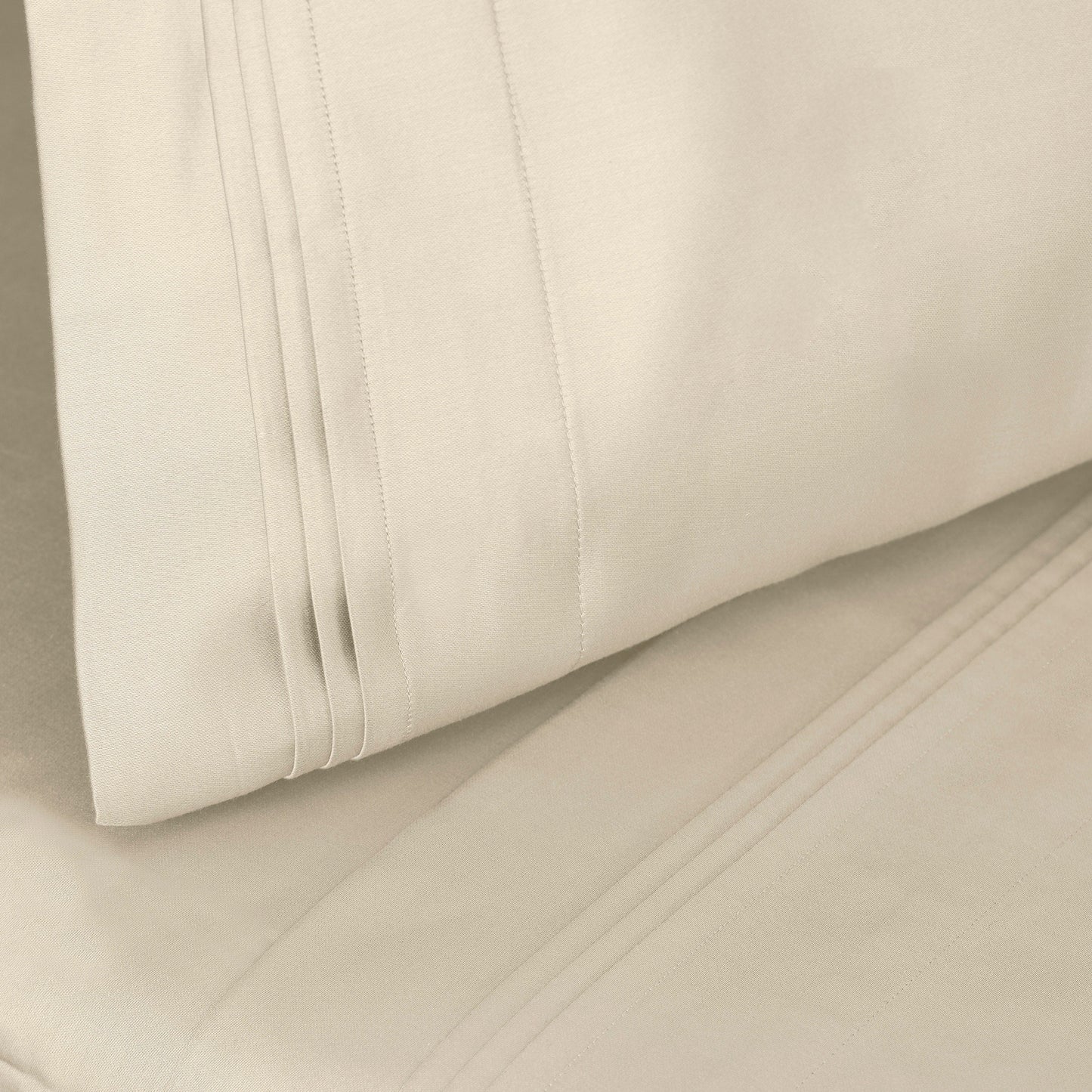Jeu de draps uni en coton égyptien supérieur, 1000 fils, avec poche profonde.