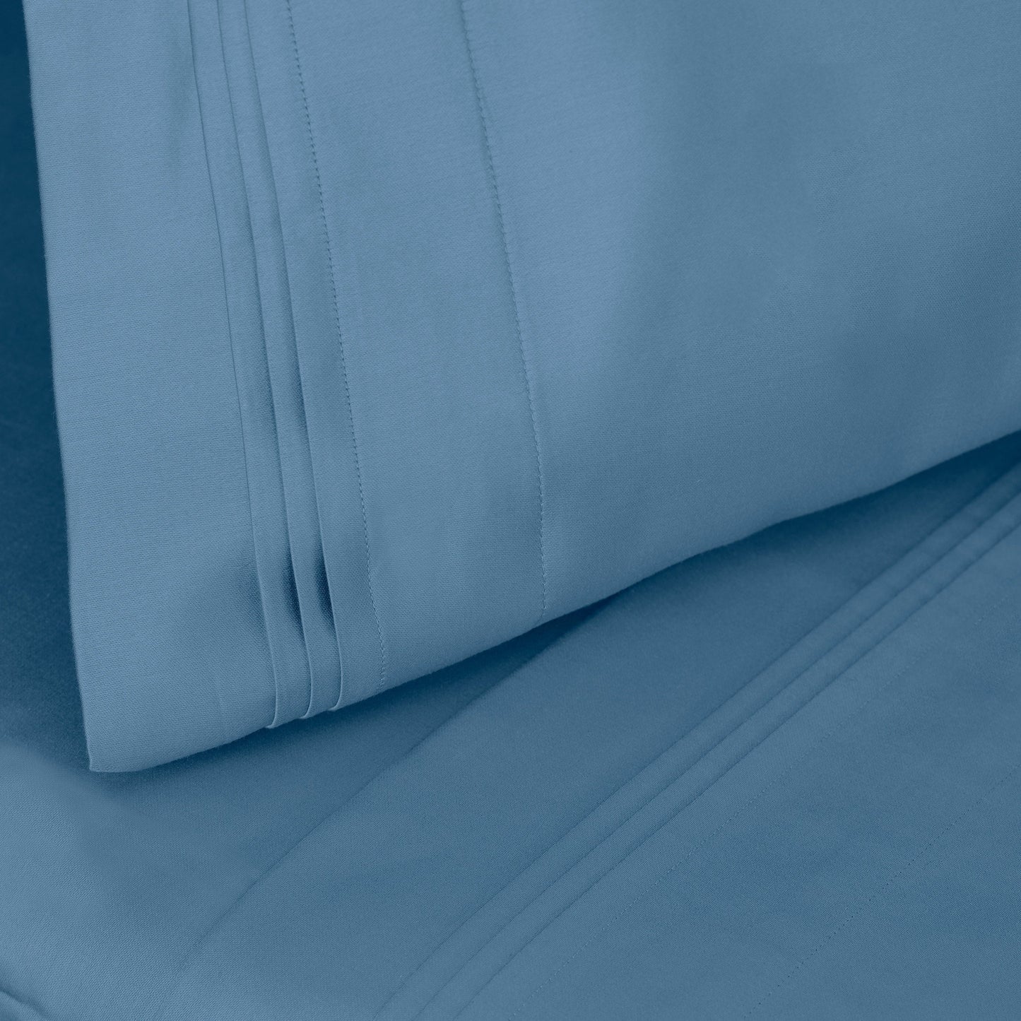 Jeu de draps uni en coton égyptien supérieur, 1000 fils, avec poche profonde.