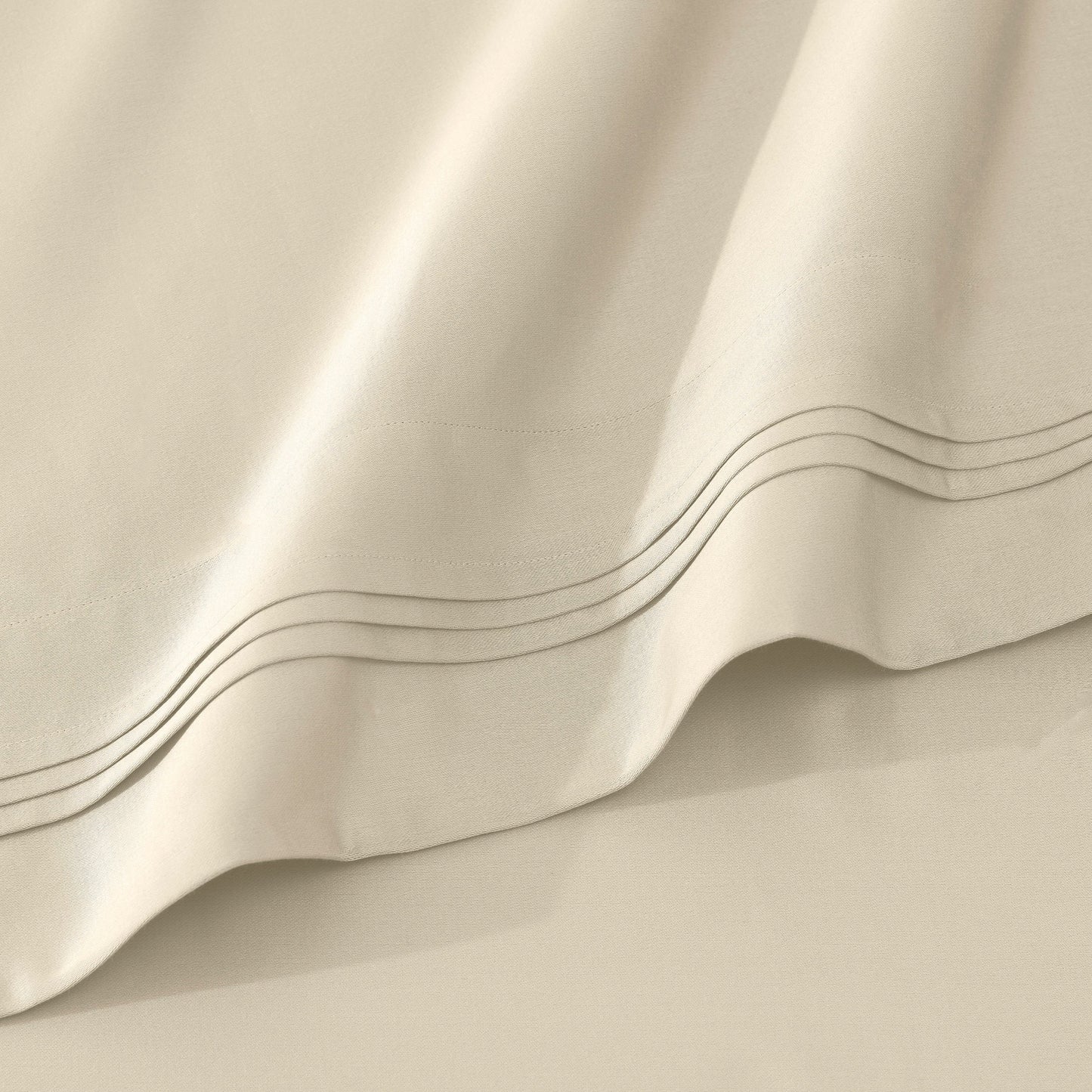Jeu de draps uni en coton égyptien supérieur, 1000 fils, avec poche profonde.