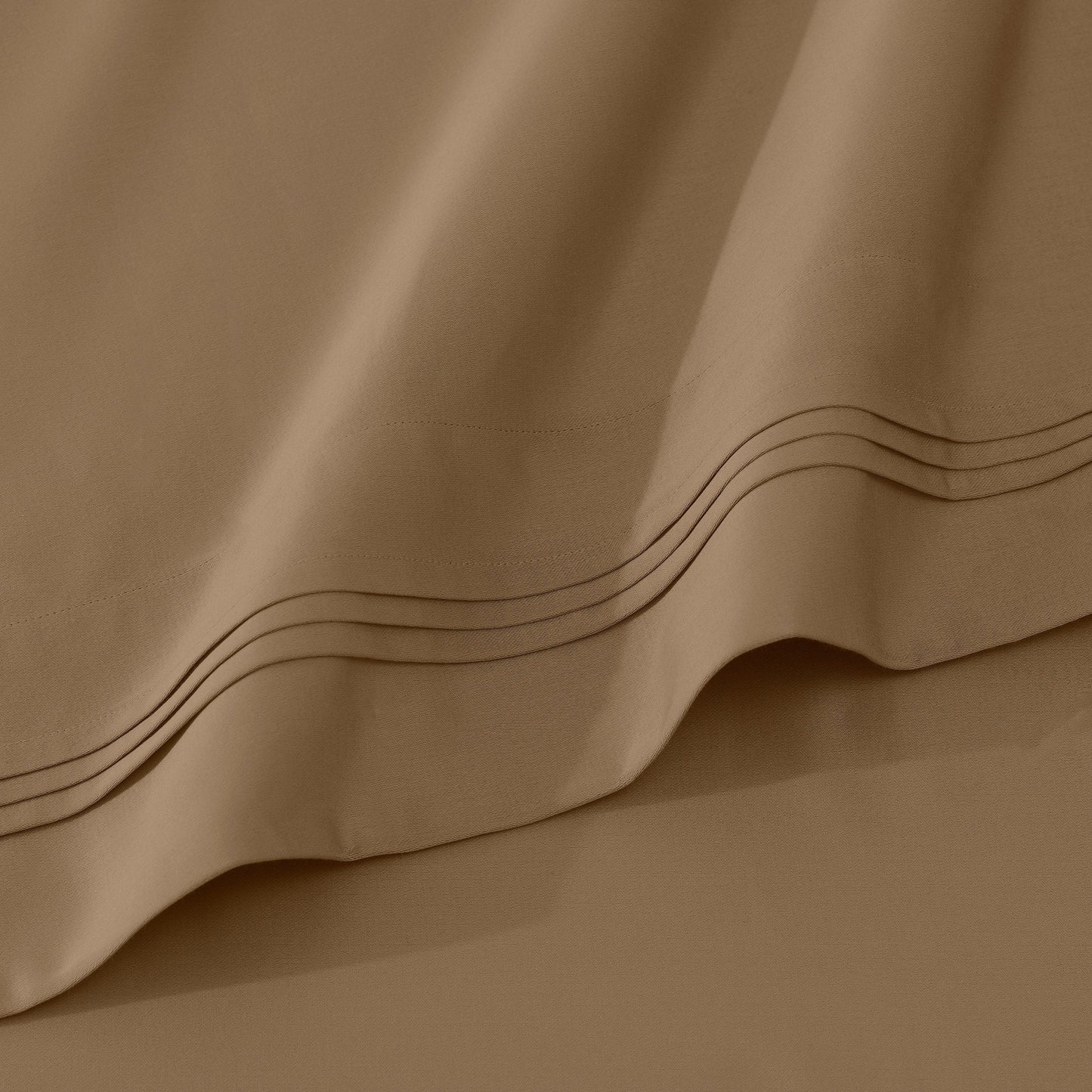 Jeu de draps uni en coton égyptien supérieur, 1000 fils, avec poche profonde.