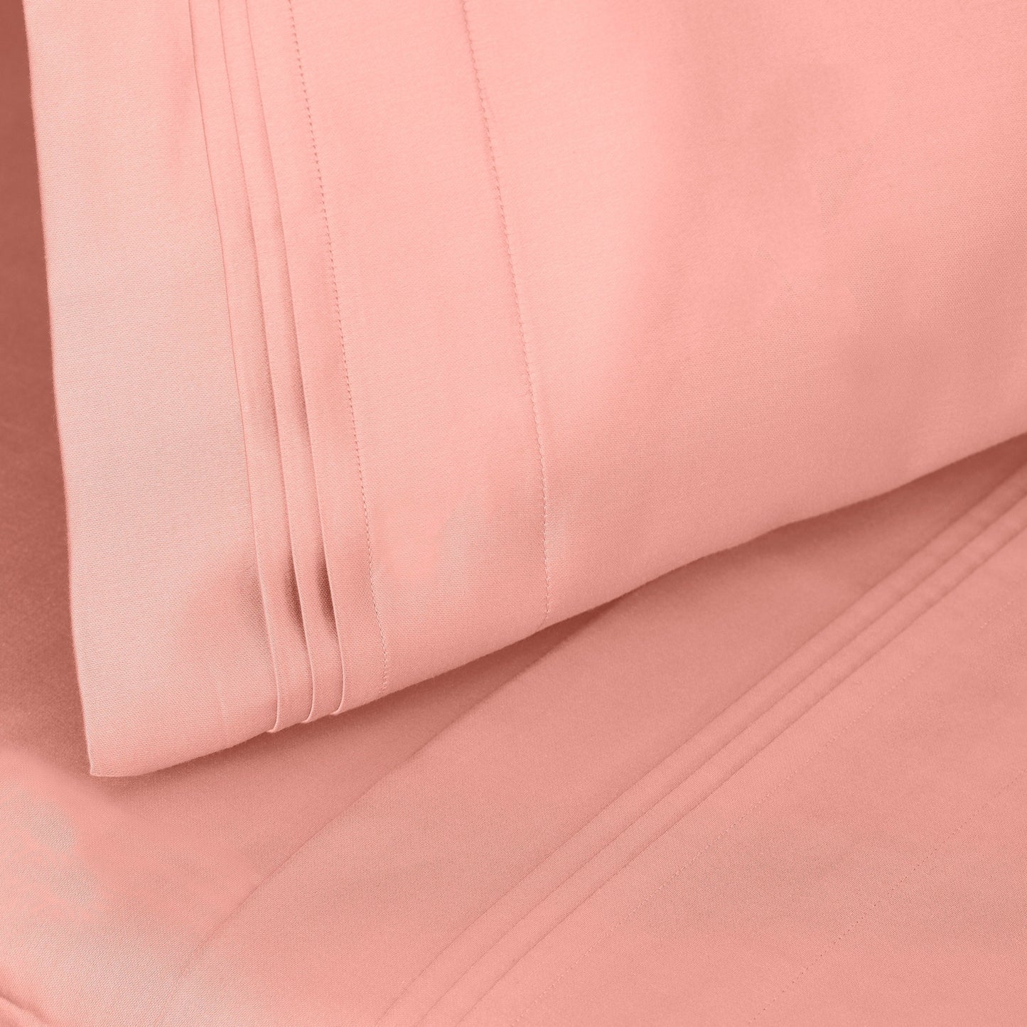 Jeu de draps uni en coton égyptien supérieur, 1000 fils, avec poche profonde.