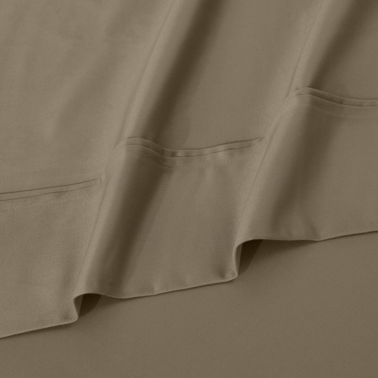 Jeu de draps uni en coton égyptien supérieur, 1200 fils, respectueux de l'environnement.