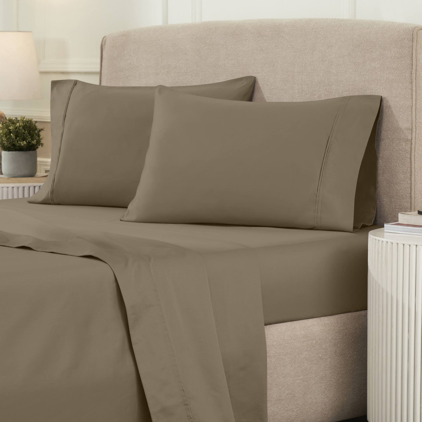 Jeu de draps uni en coton égyptien supérieur, 1200 fils, respectueux de l'environnement.