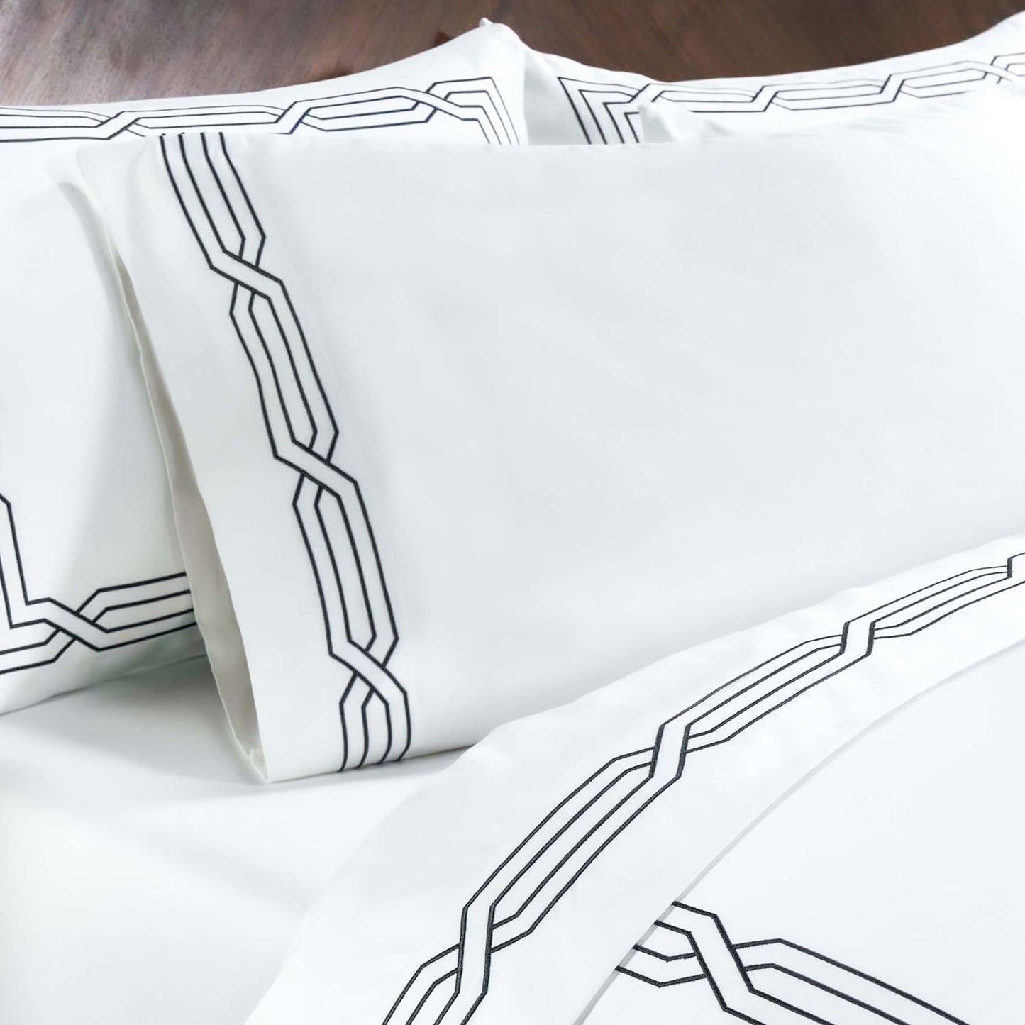 Jeu de draps uni en coton égyptien supérieur, 1200 fils, respectueux de l'environnement.