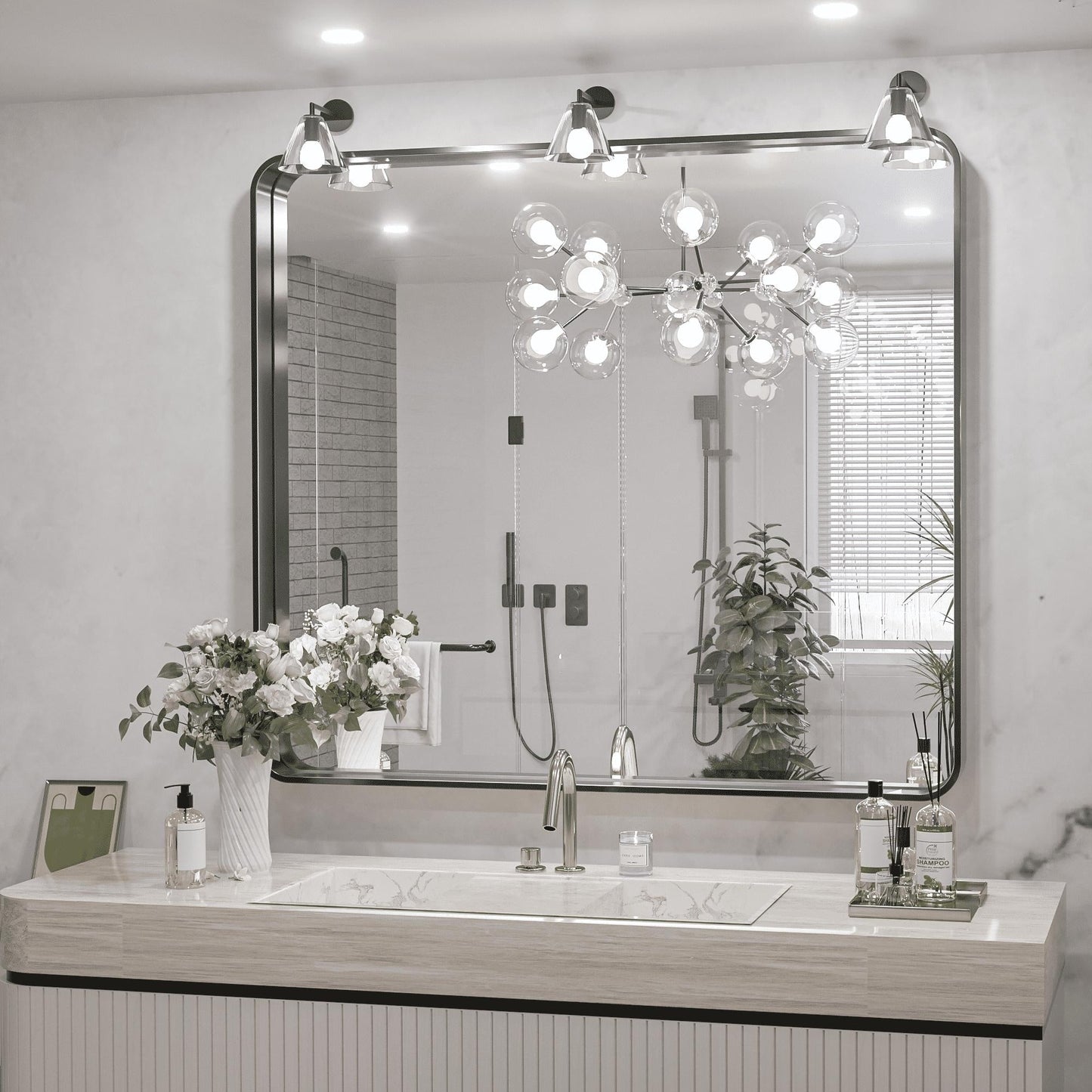 TokeShimi Miroir mural de salle de bain avec cadre métallique moderne
