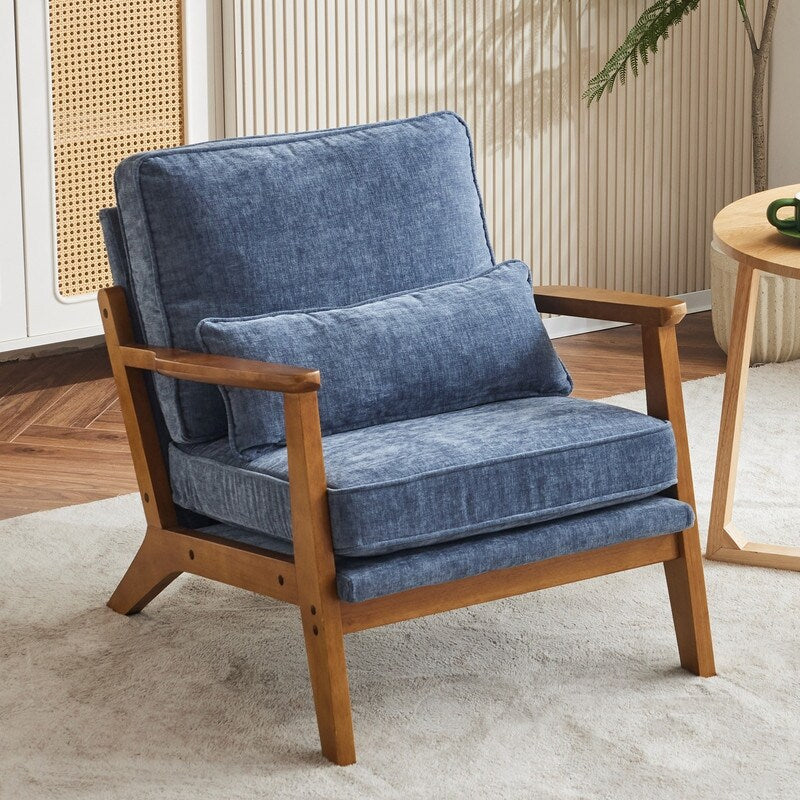 Fauteuil d'appoint en lin mélangé avec pieds en bois et un coussin beige.