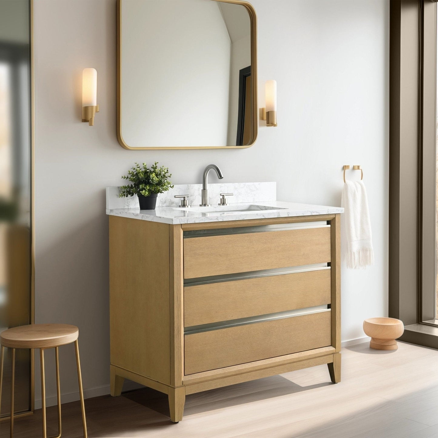 Meuble-lavabo Art pour salle de bain avec lavabo en céramique et plan de travail en marbre composite.