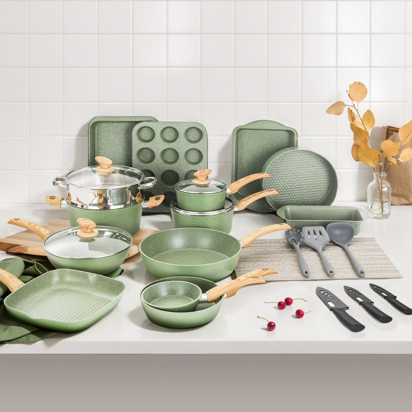 Ensemble de cuisine 30 pièces en granit, comprenant des casseroles et des poêles antiadhésives.