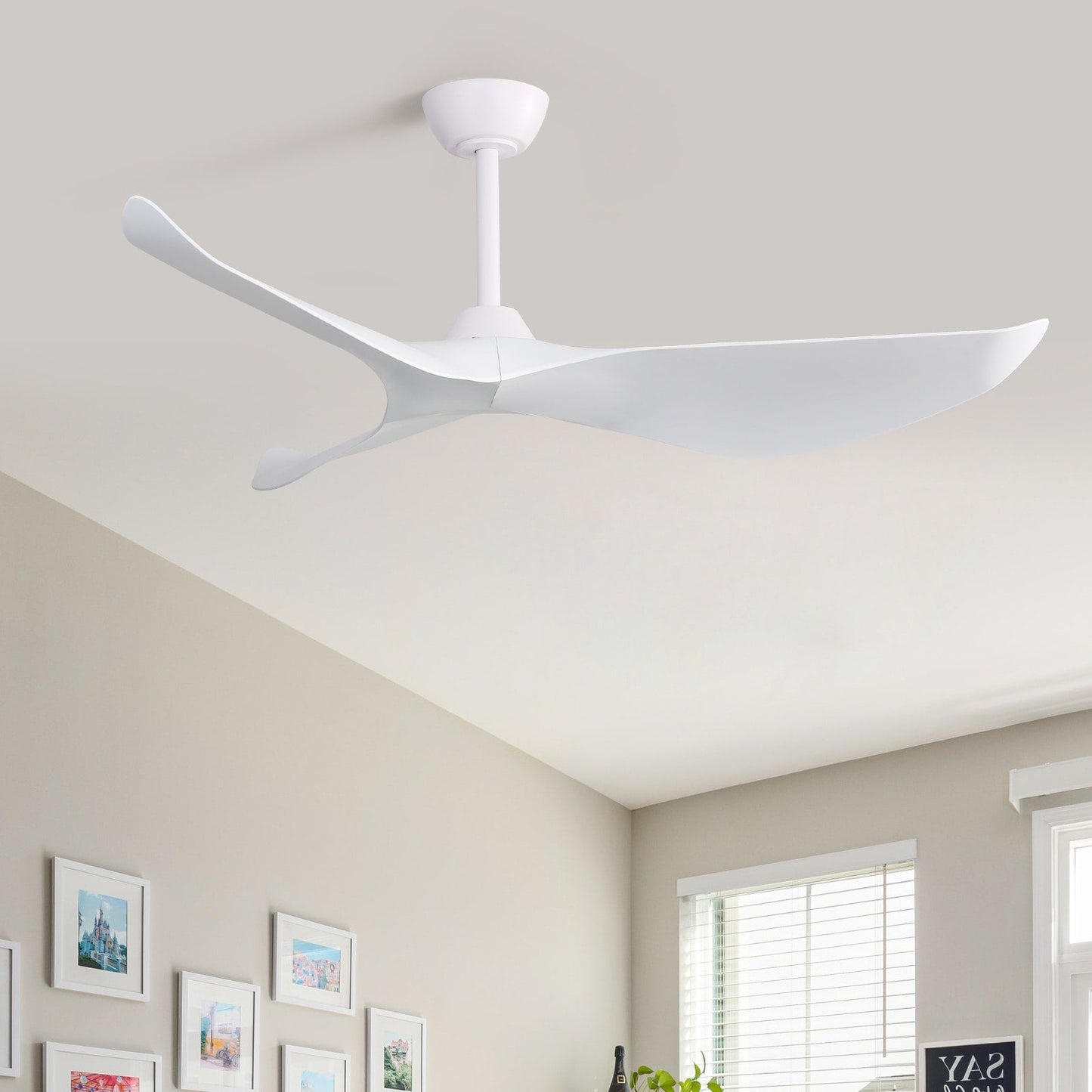 Ventilateur de plafond moderne de 52 pouces en bois massif/ABS avec télécommande (sans éclairage), 6 vitesses de ventilation, flux d'air réversible.