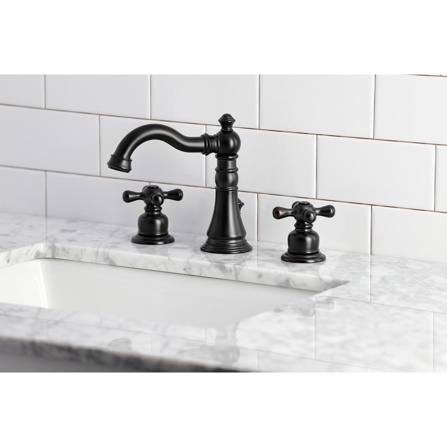 Robinet de salle de bain à large espacement de 8 pouces, modèle American Classic