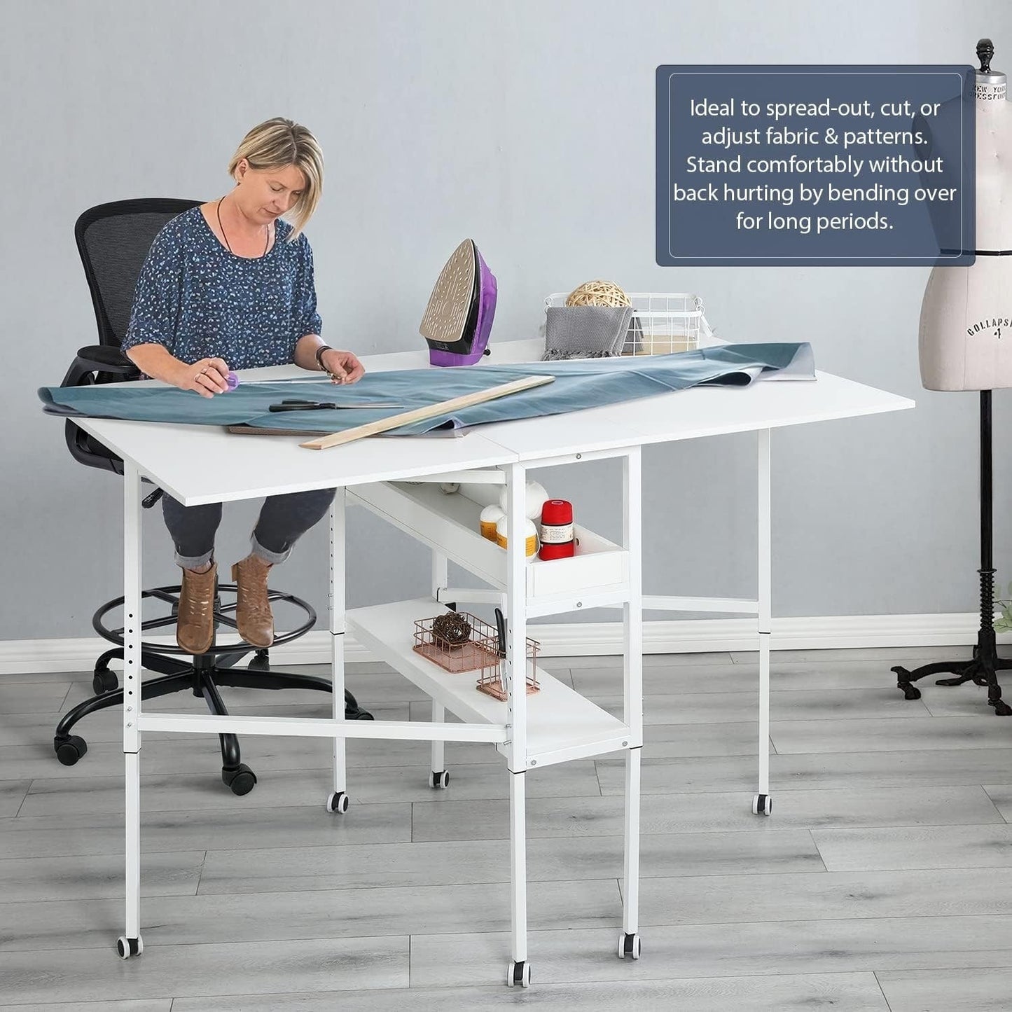 Table d'artisanat à hauteur réglable avec étagères de rangement, table de coupe pliable mobile pour maison, bureau, salle de couture, salle d'artisanat