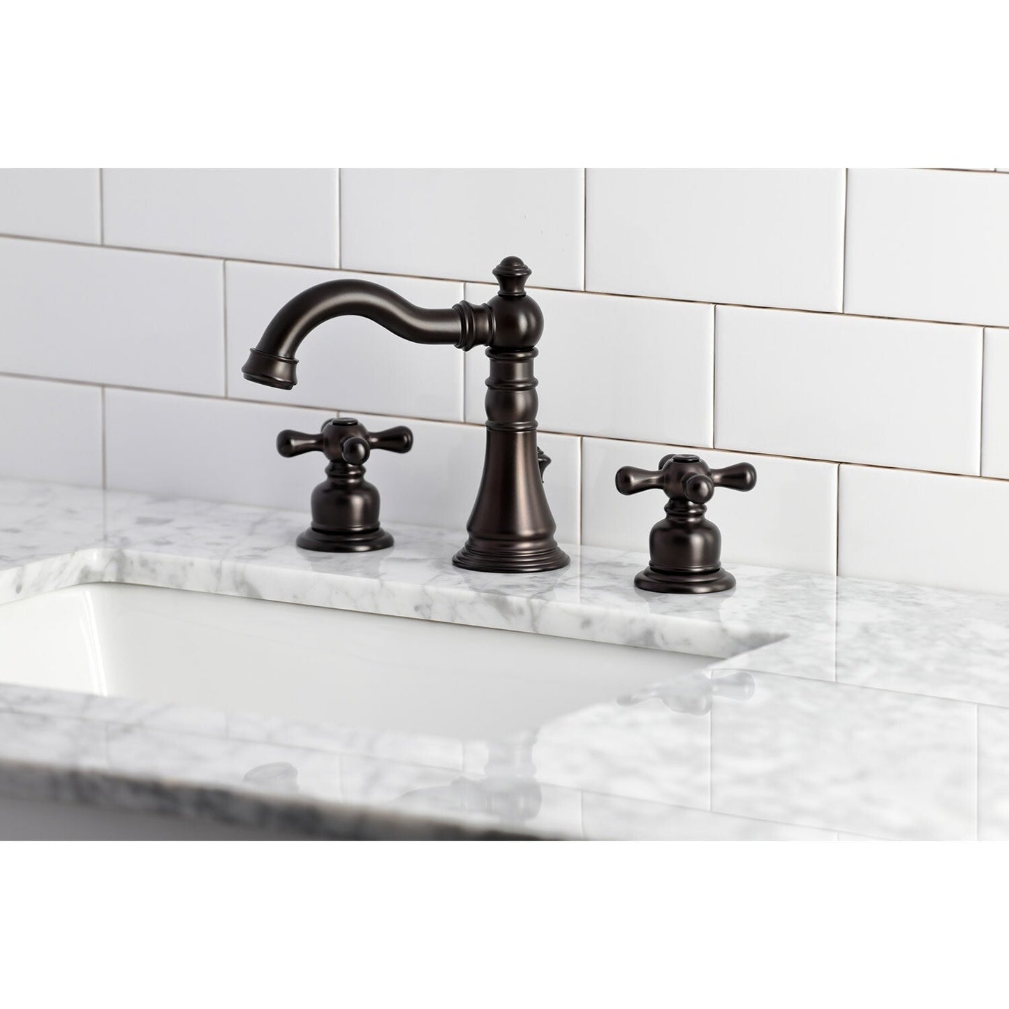 Robinet de salle de bain à large espacement de 8 pouces, modèle American Classic
