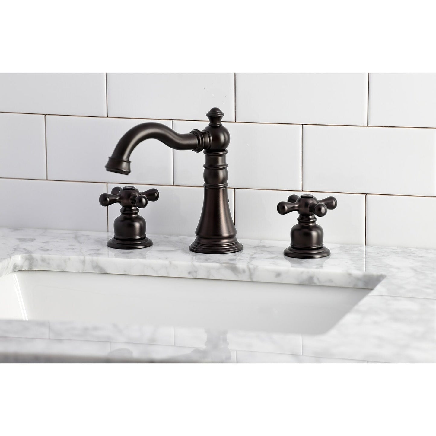 Robinet de salle de bain à large espacement de 8 pouces, modèle American Classic