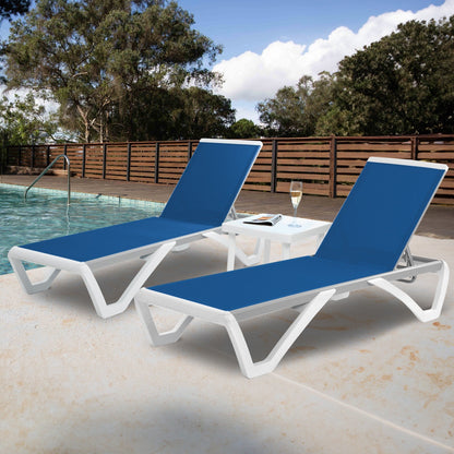 Chaise longue de jardin inclinable et réglable Kozyard Alan, entièrement en aluminium et pieds en résine de polypropylène.