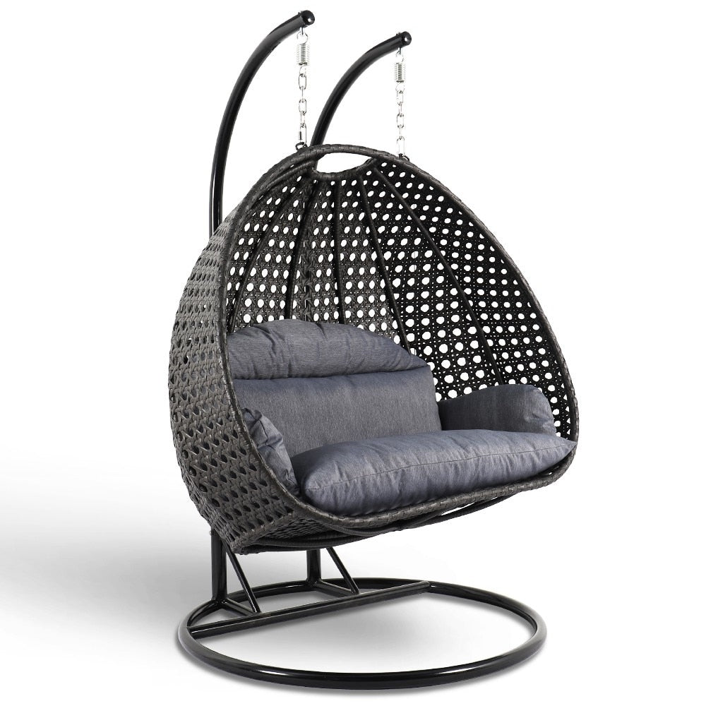 LeisureMod Chaise suspendue en forme d'œuf pour 2 personnes avec support - Hamac balançoire en rotin tressé pour intérieur/extérieur avec coussins