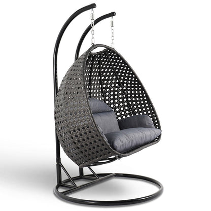 LeisureMod Chaise suspendue en forme d'œuf pour 2 personnes avec support - Hamac balançoire en rotin tressé pour intérieur/extérieur avec coussins