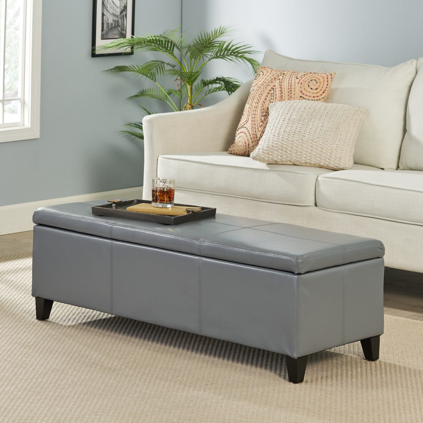 Banc de rangement Lucinda en simili cuir de Christopher Knight Home - 130,6 cm L x 44,5 cm l x 41,3 cm H