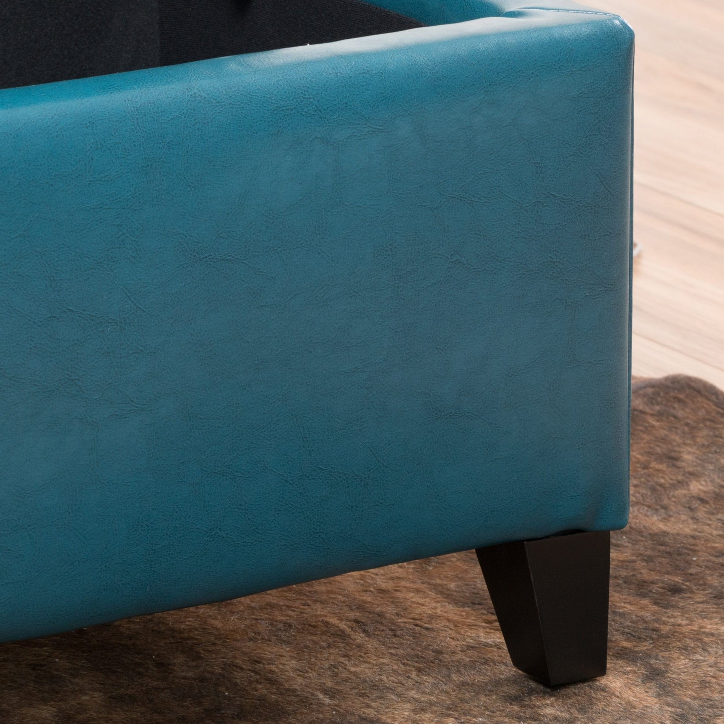 Banc de rangement Lucinda en simili cuir de Christopher Knight Home - 130,6 cm L x 44,5 cm l x 41,3 cm H