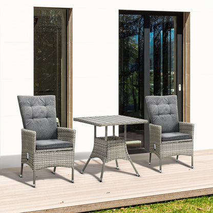 Outsunny Ensemble de salon de jardin 3 pièces en rotin PE, chaises inclinables d'extérieur avec table basse en plastique imitation bois
