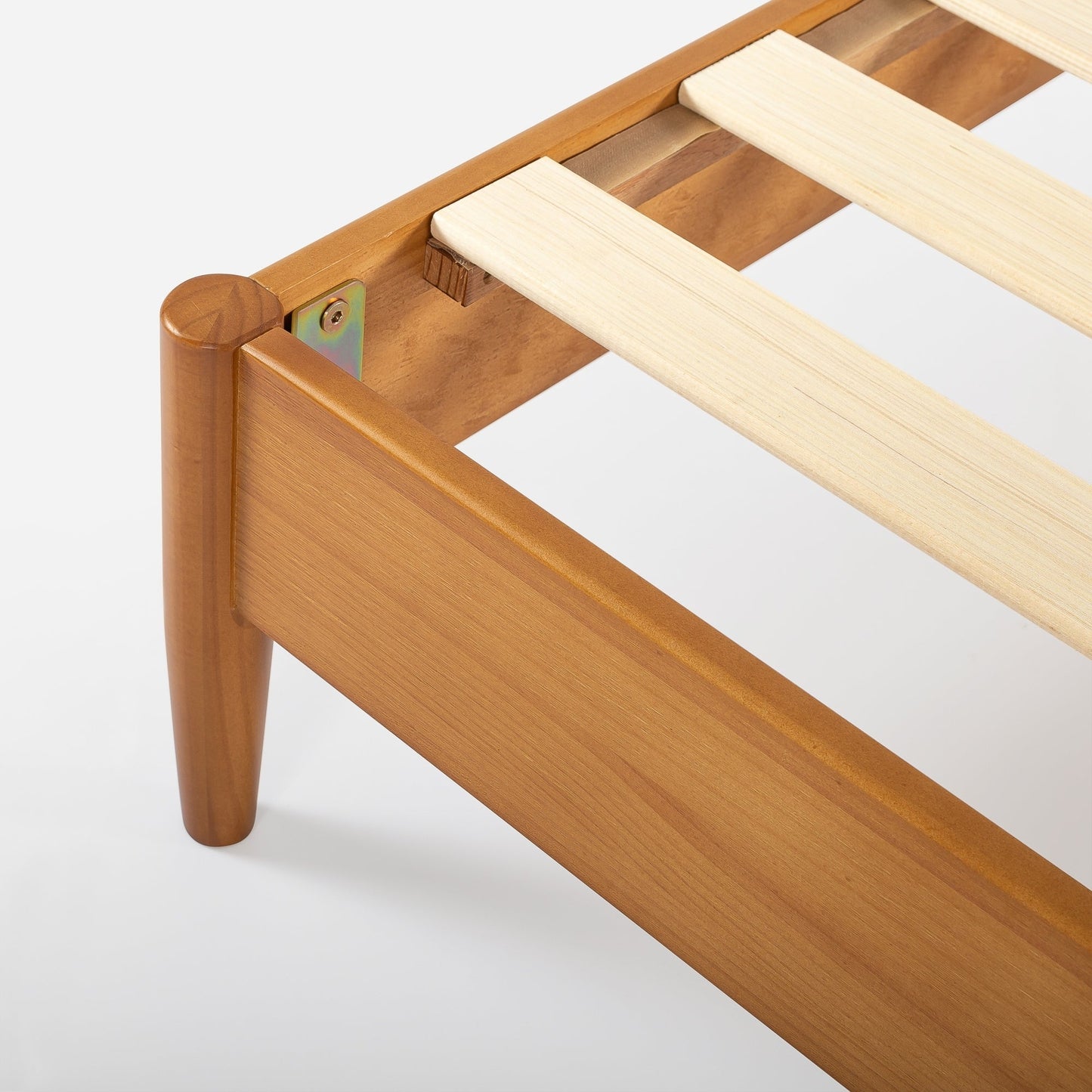 Priage, lit-plateforme en bois de style Mid-Century de ZINUS
